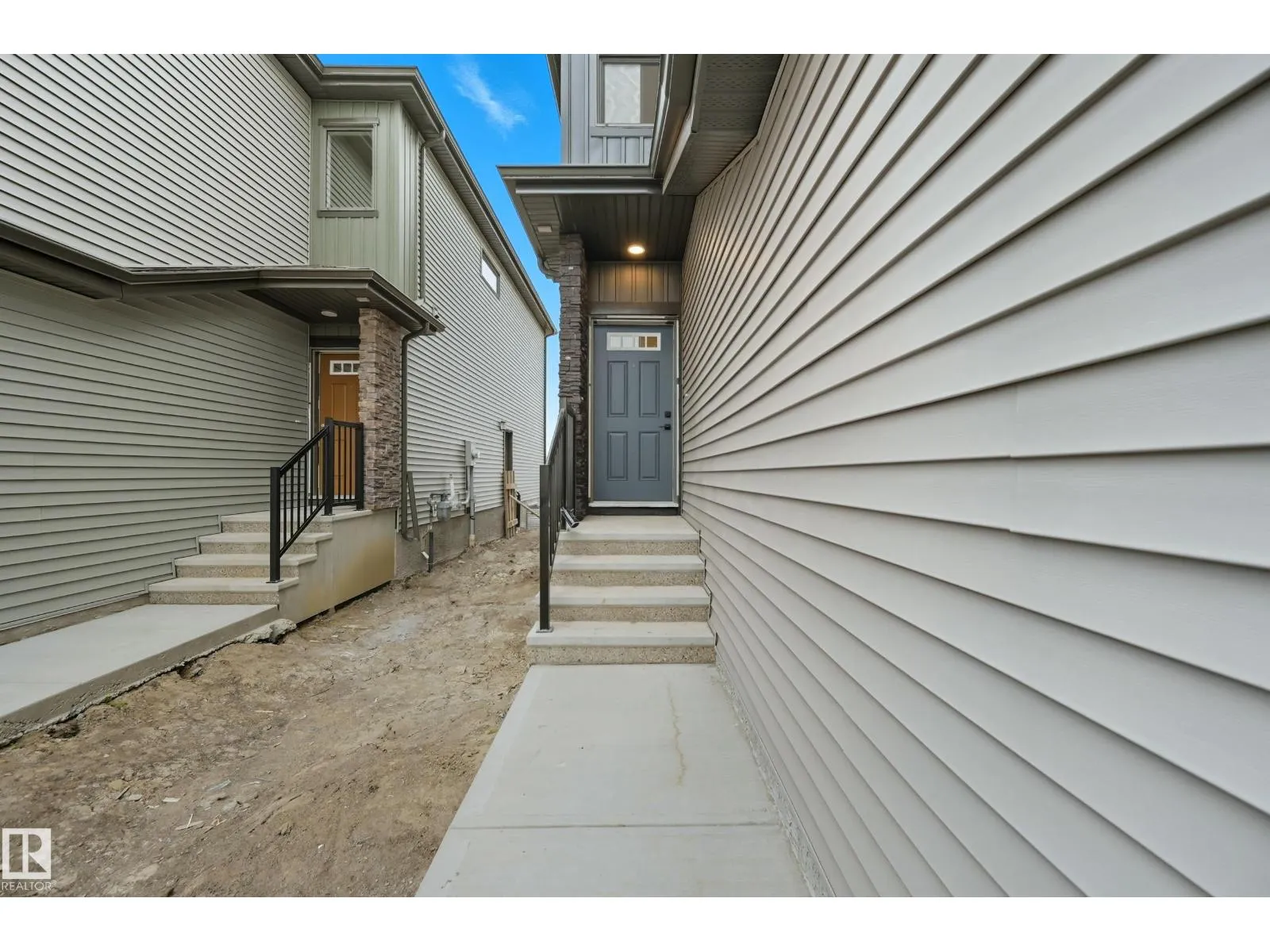 37 GABLE CM