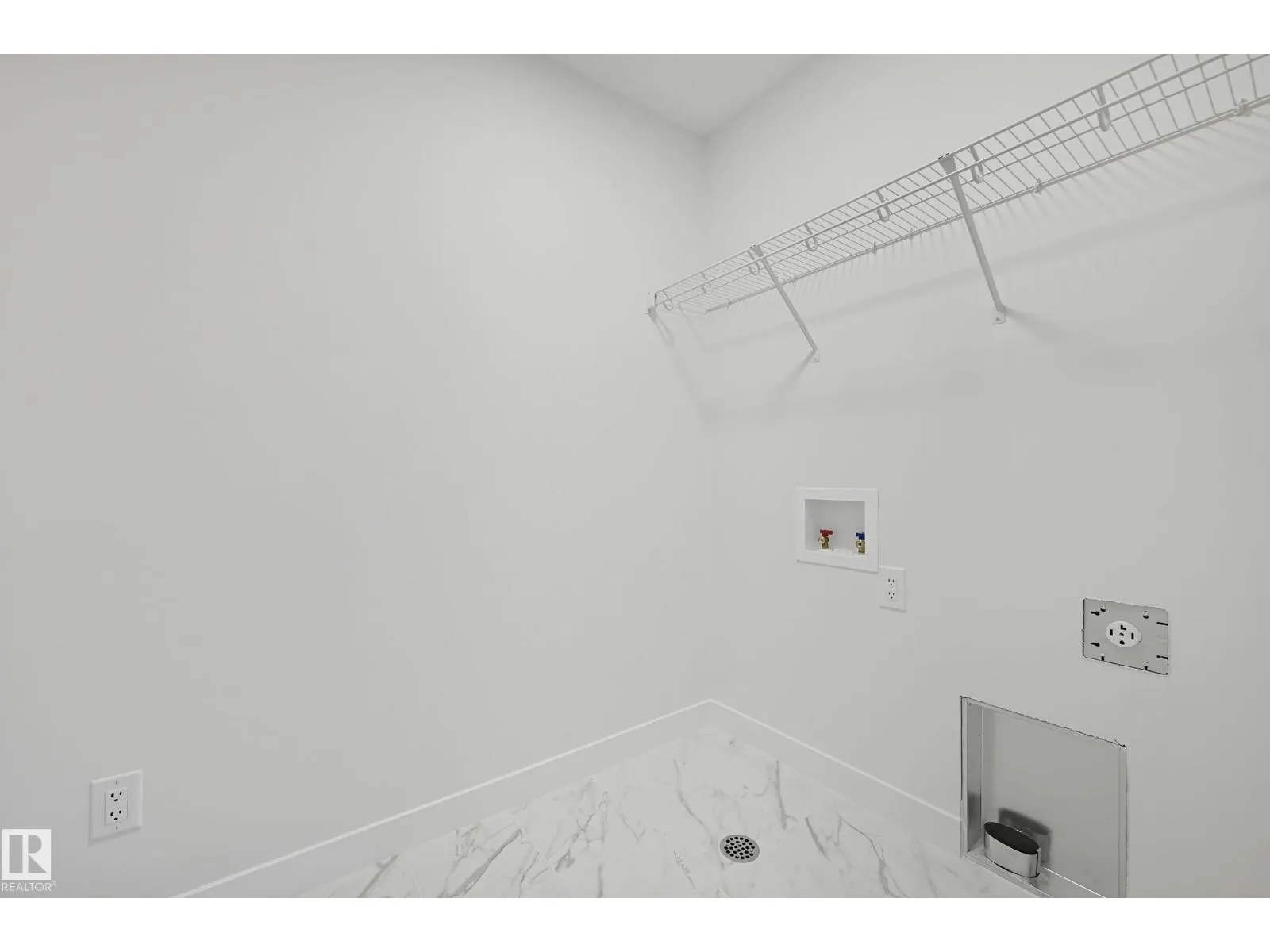 37 GABLE CM