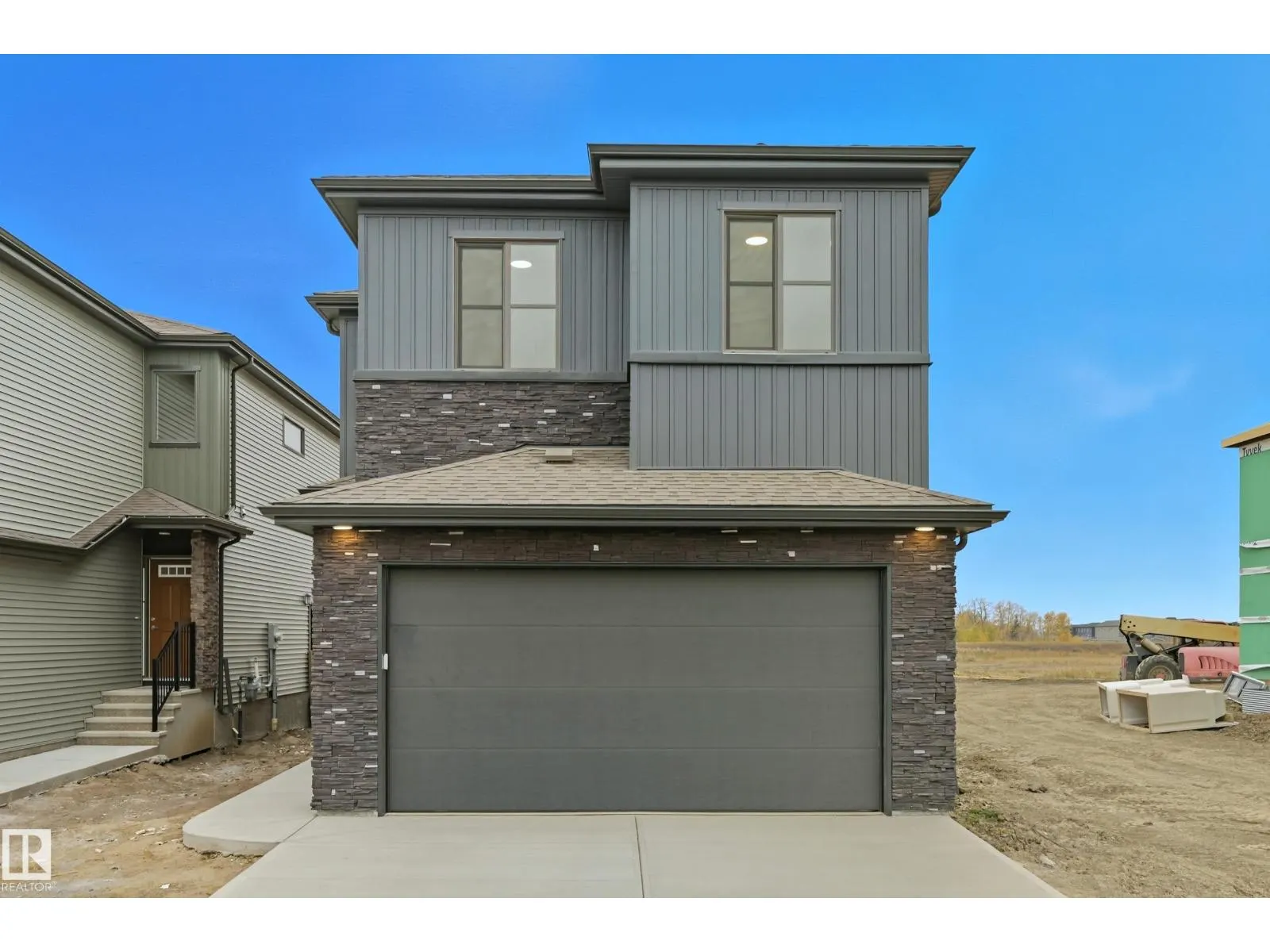 37 GABLE CM