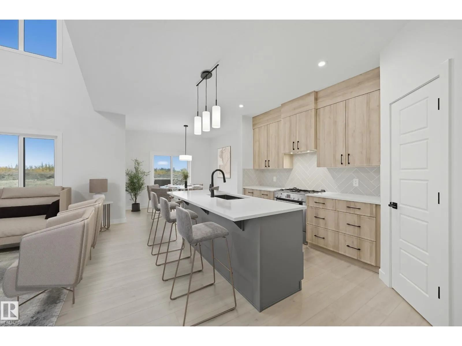 37 GABLE CM