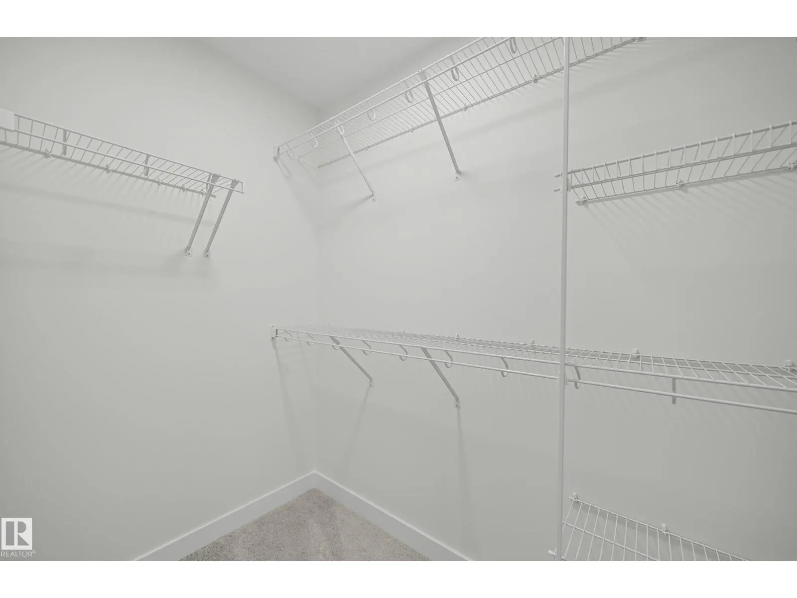 37 GABLE CM
