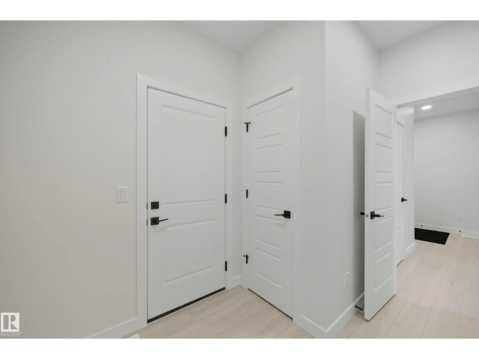 37 GABLE CM