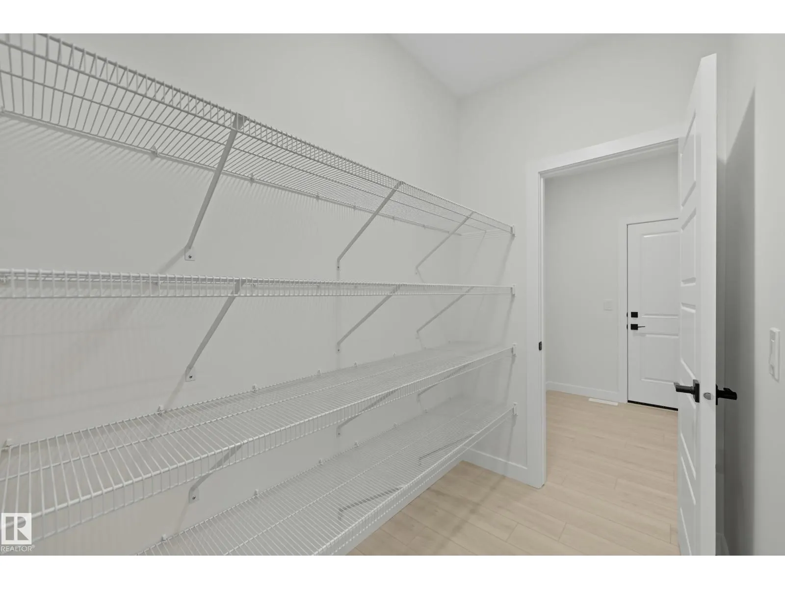 37 GABLE CM
