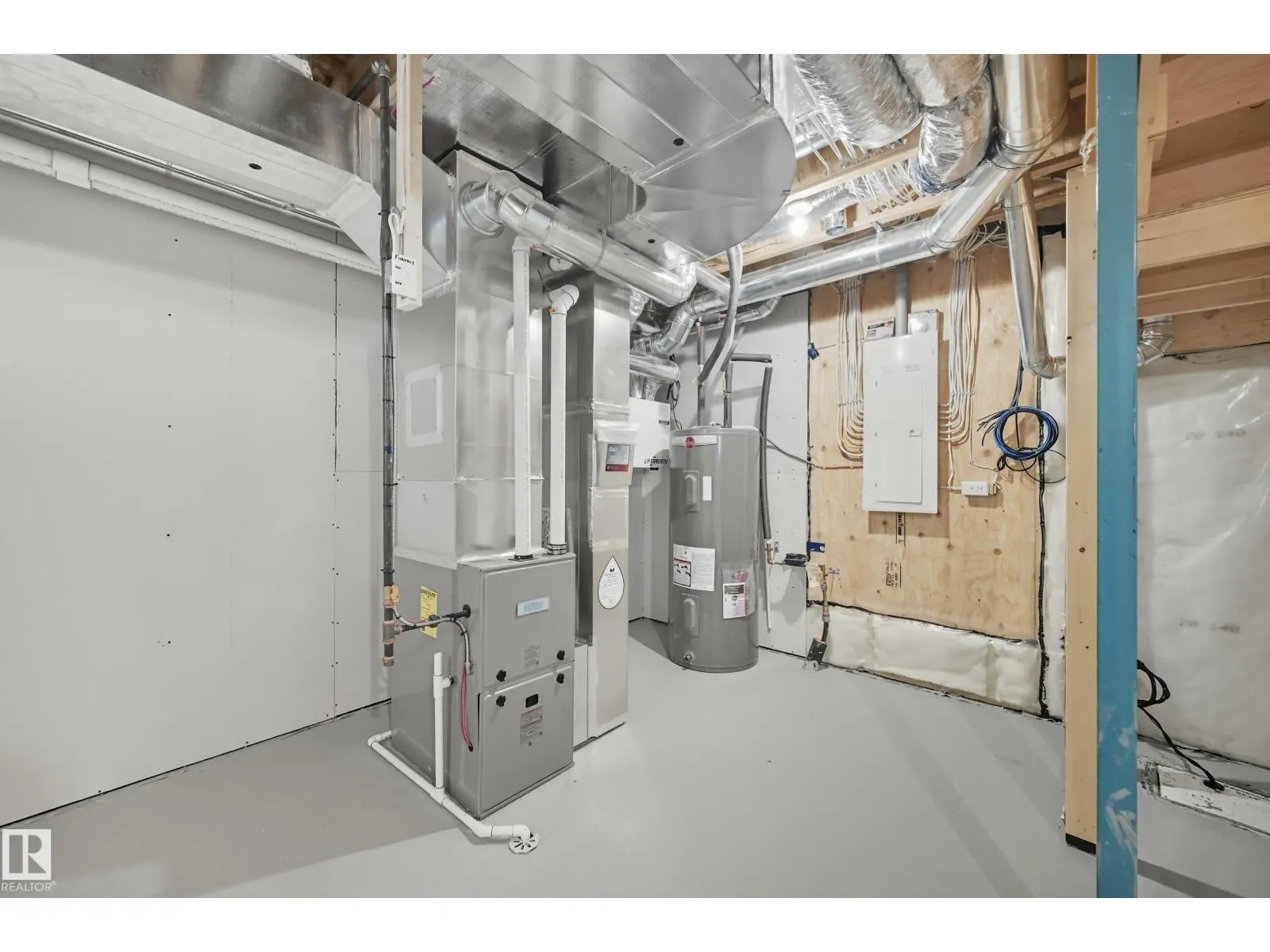 37 GABLE CM