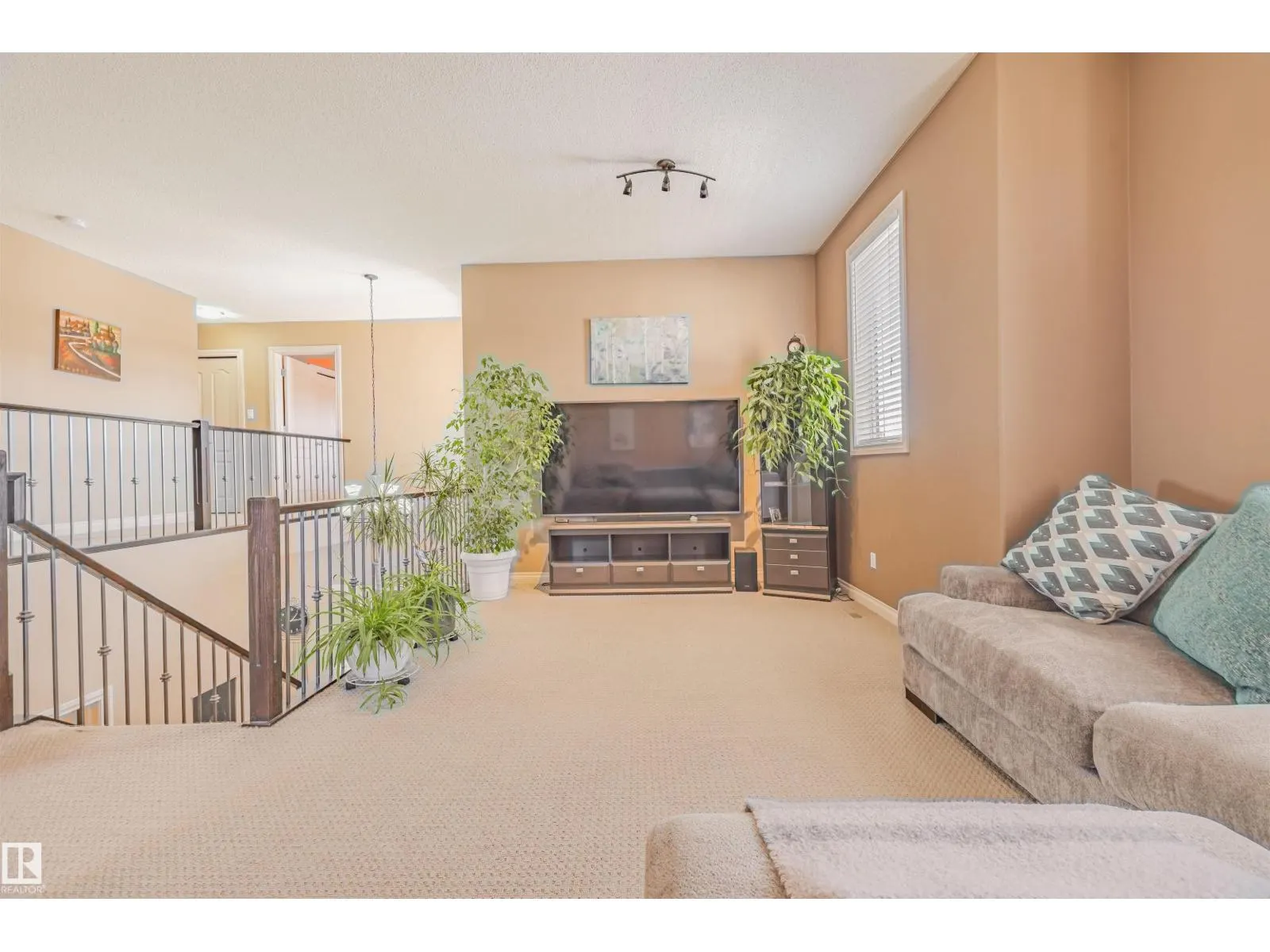 57 Homestead Crescent NW