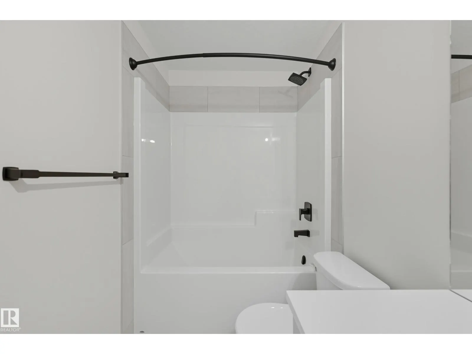 43 GABLE CM