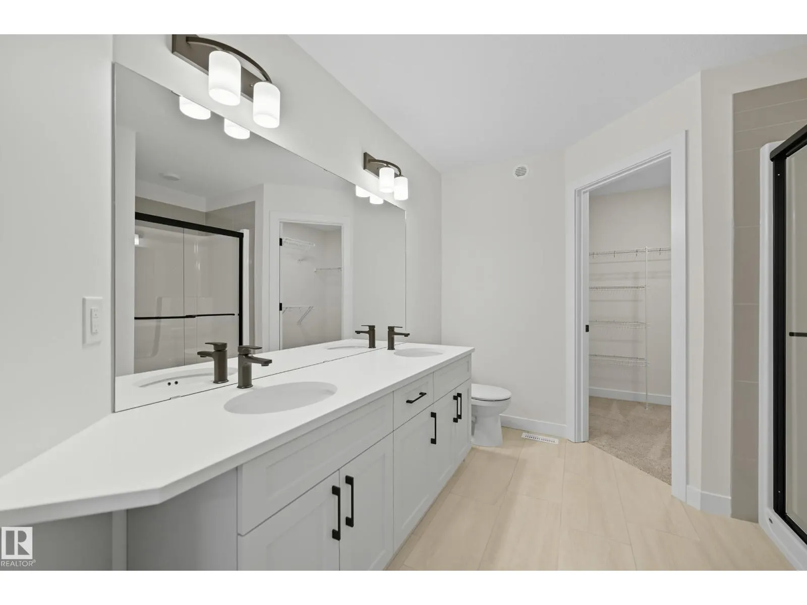43 GABLE CM