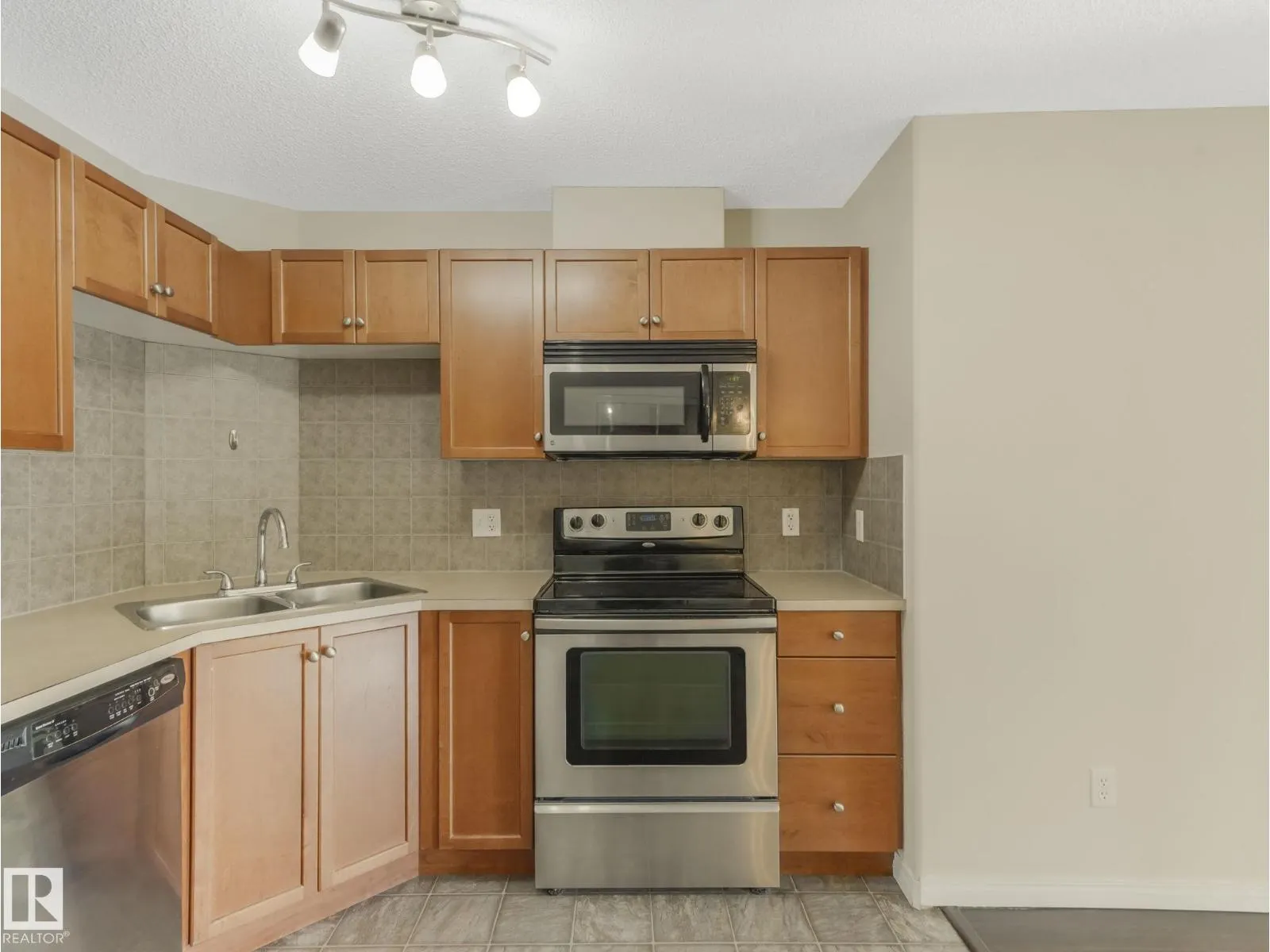 #7228 7327 South Terwillegar DR NW NW