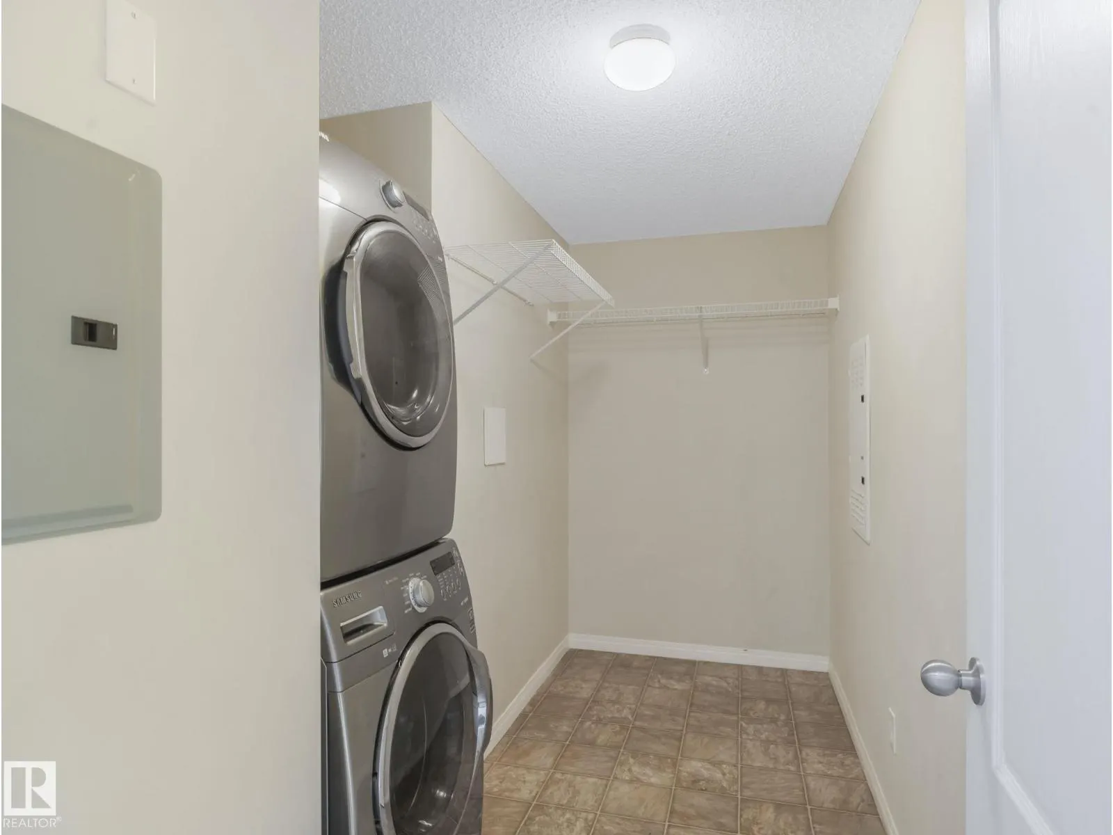 #7228 7327 South Terwillegar DR NW NW