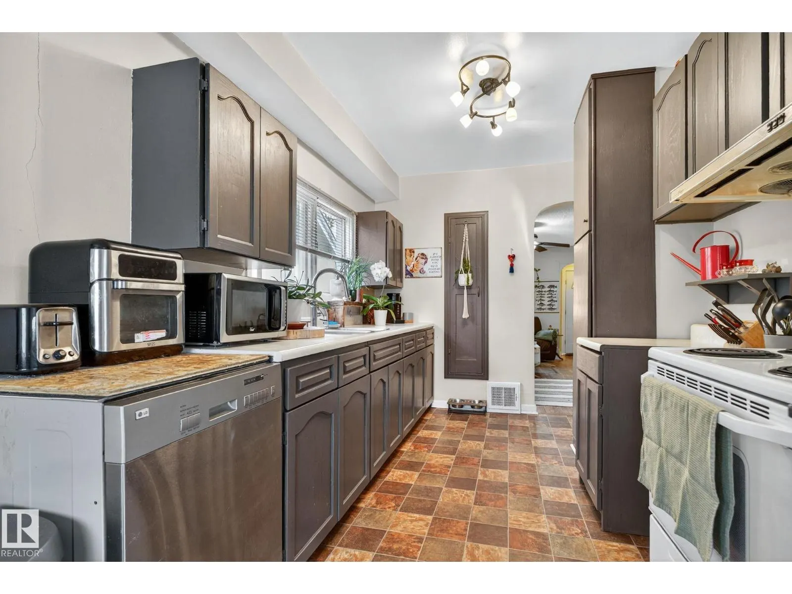 11621 101 ST NW