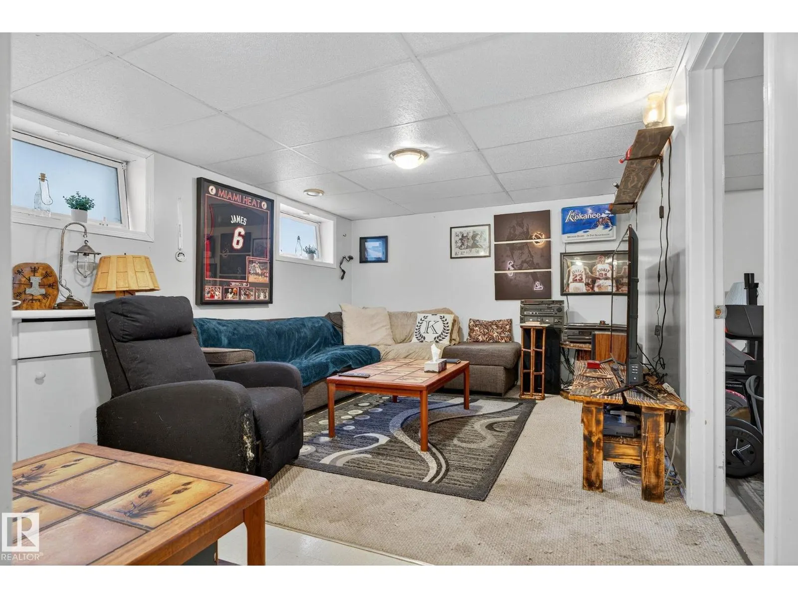 11621 101 ST NW