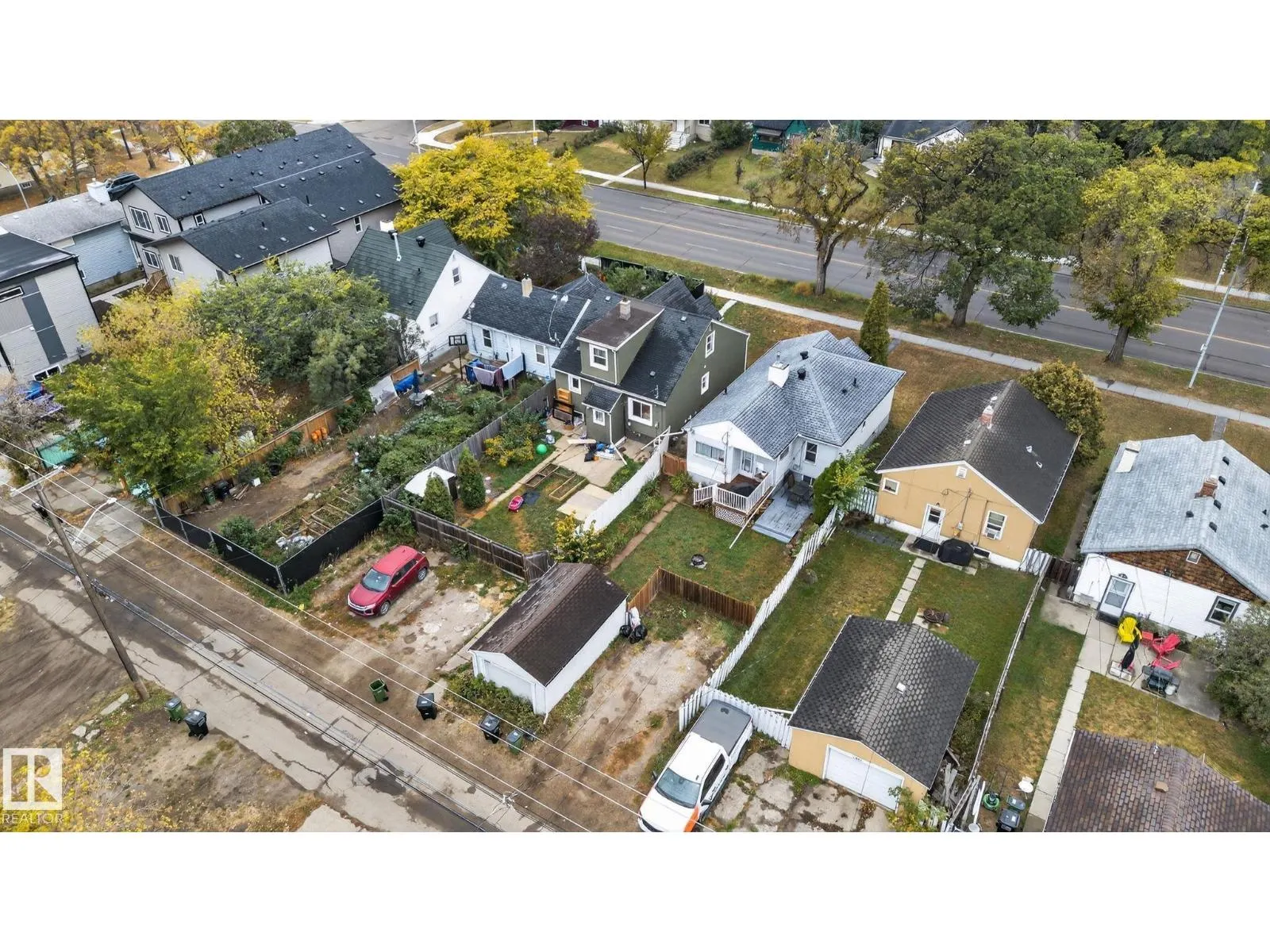 11621 101 ST NW