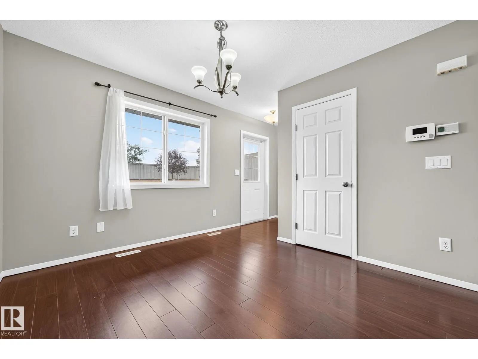 #36 3751 12 ST NW