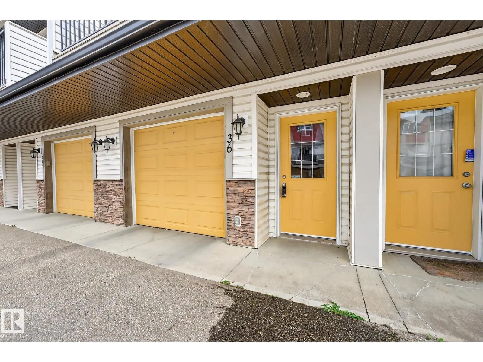 #36 3751 12 ST NW