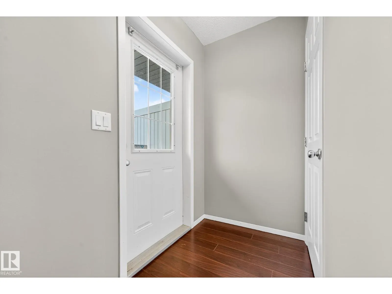 #36 3751 12 ST NW