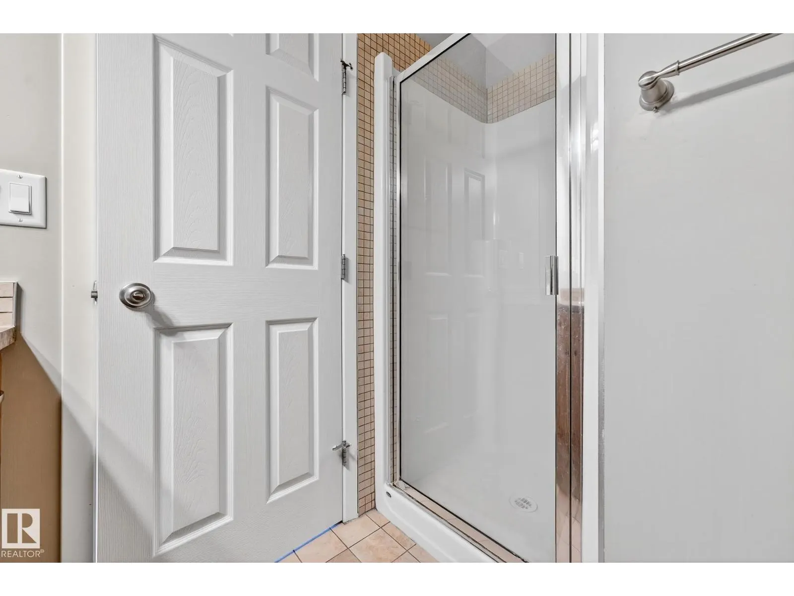 #36 3751 12 ST NW