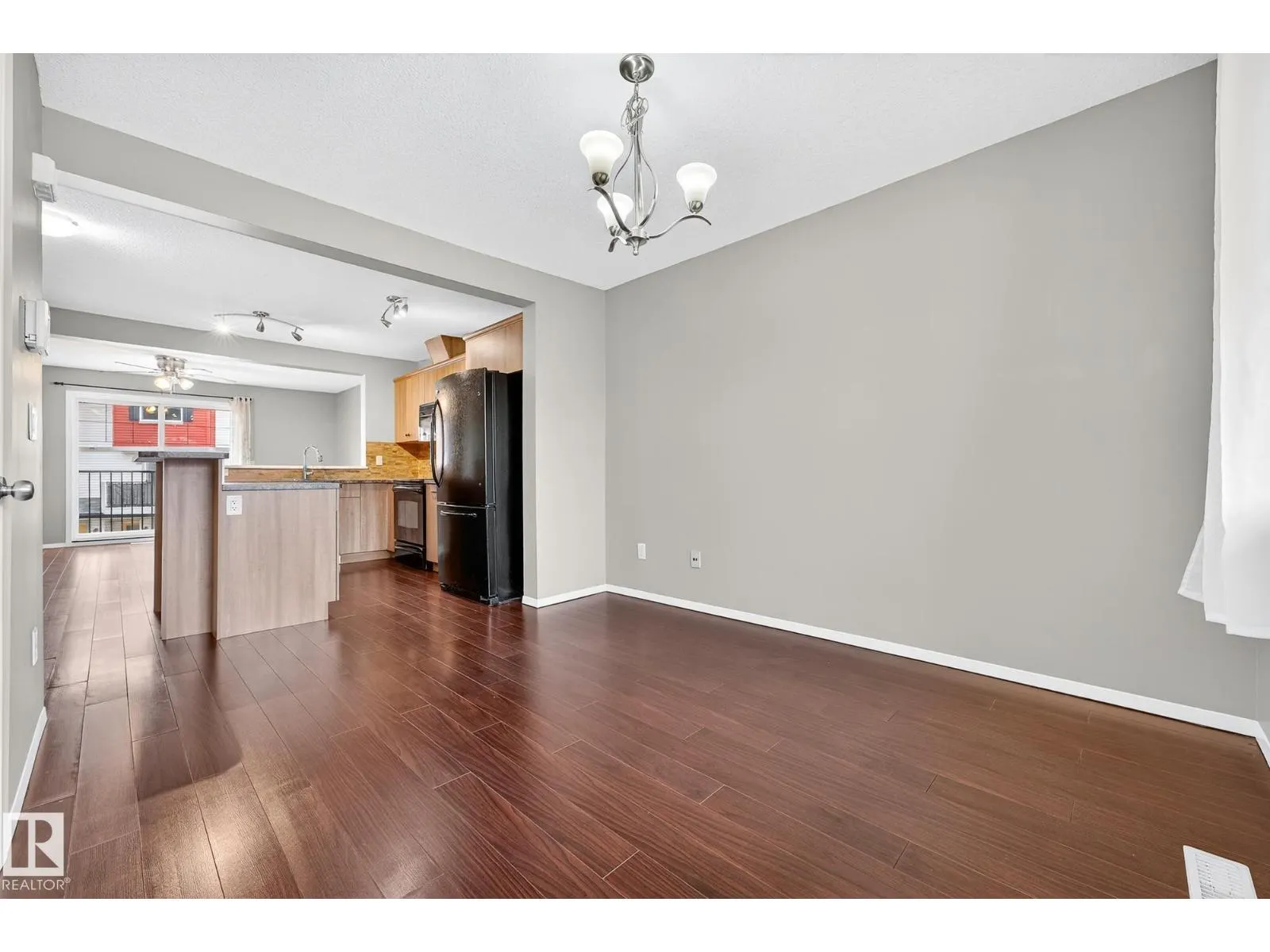 #36 3751 12 ST NW