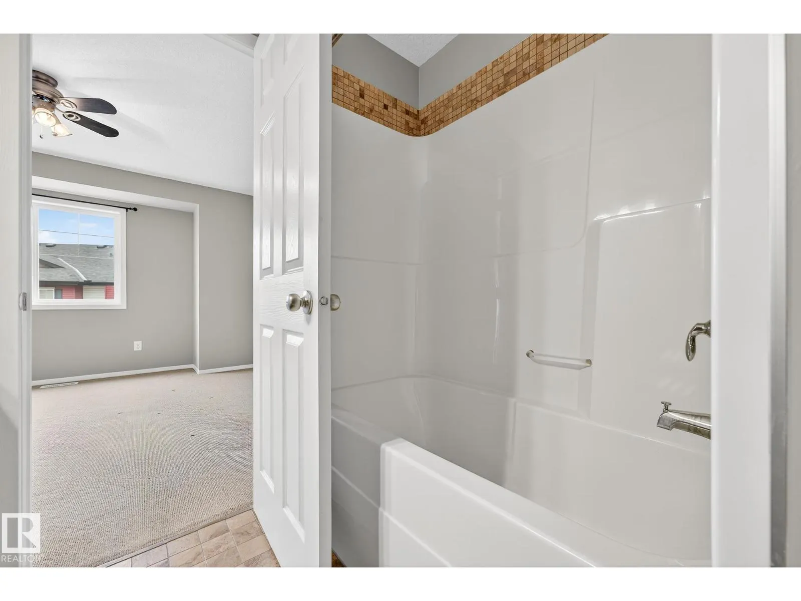 #36 3751 12 ST NW