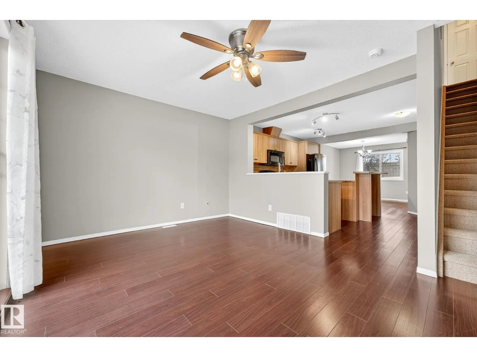 #36 3751 12 ST NW