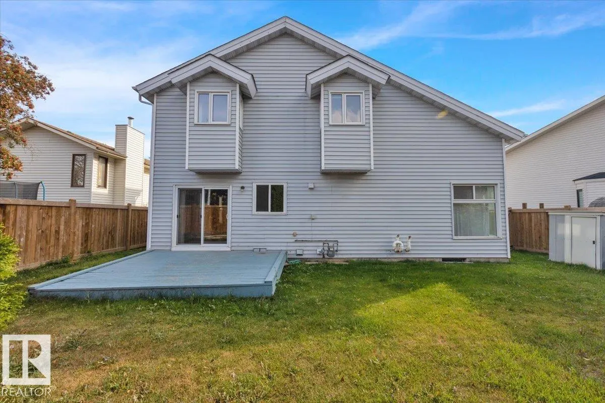 15 DELORME PL
