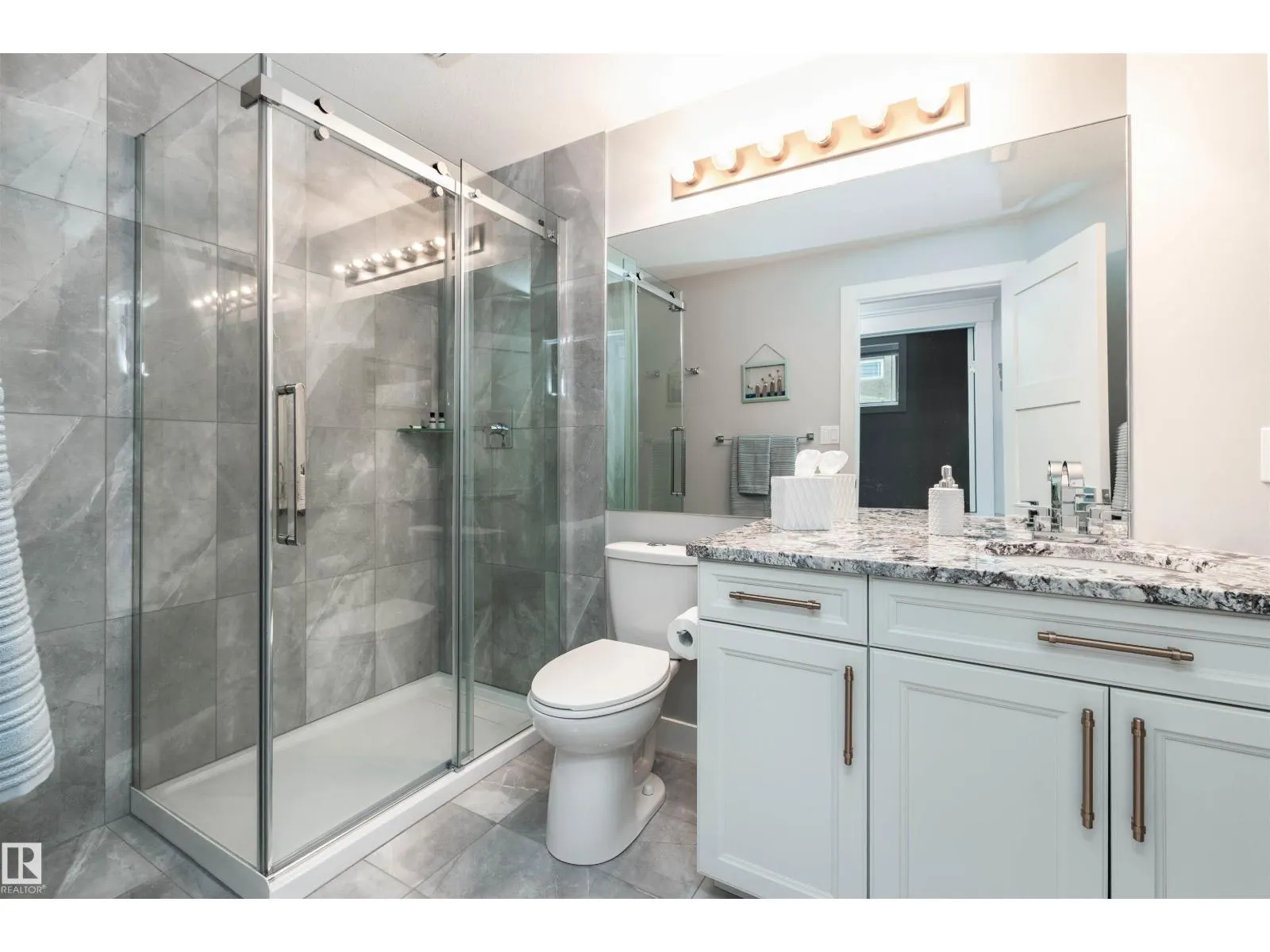 102 RIDGEMONT CR