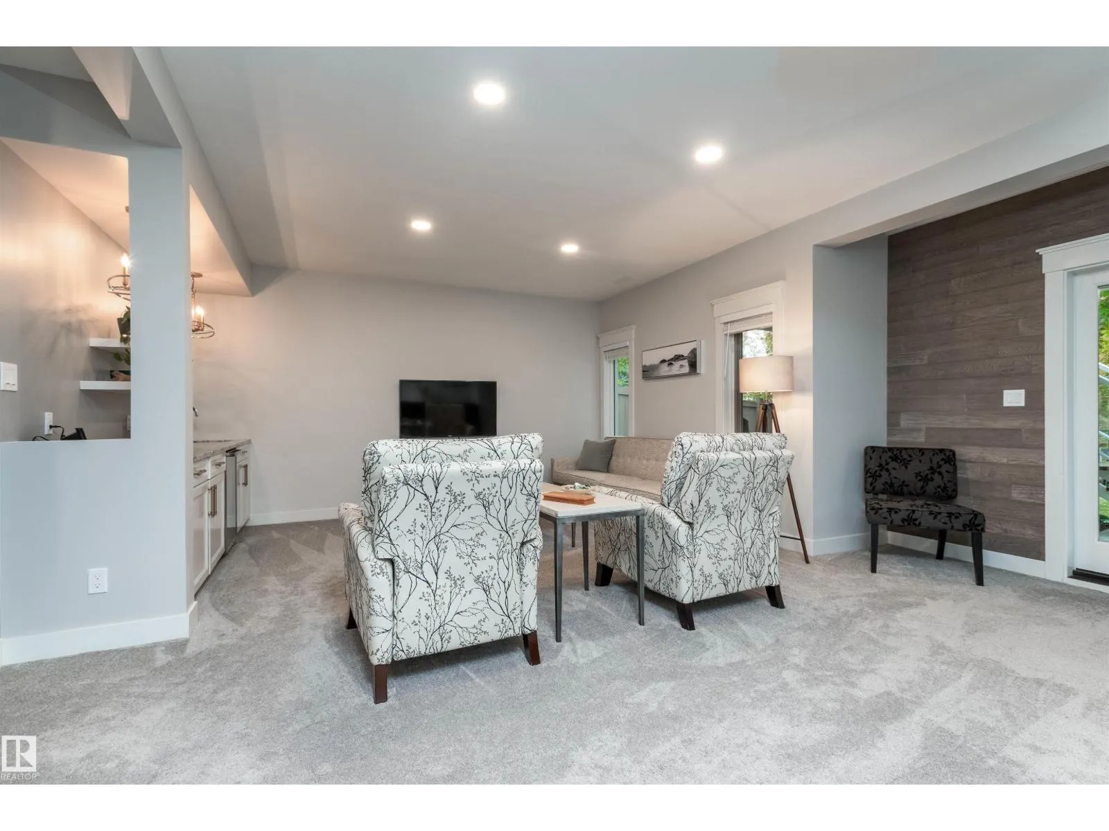 102 RIDGEMONT CR