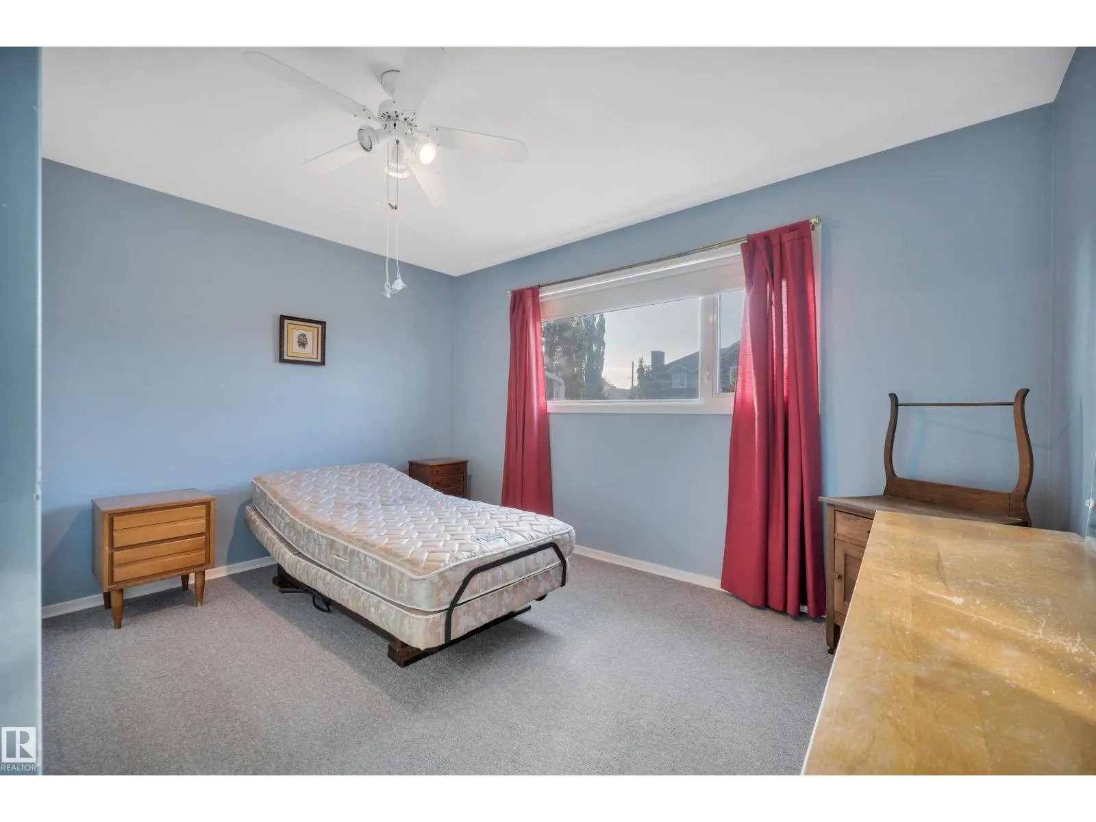 5416 105 AV NW