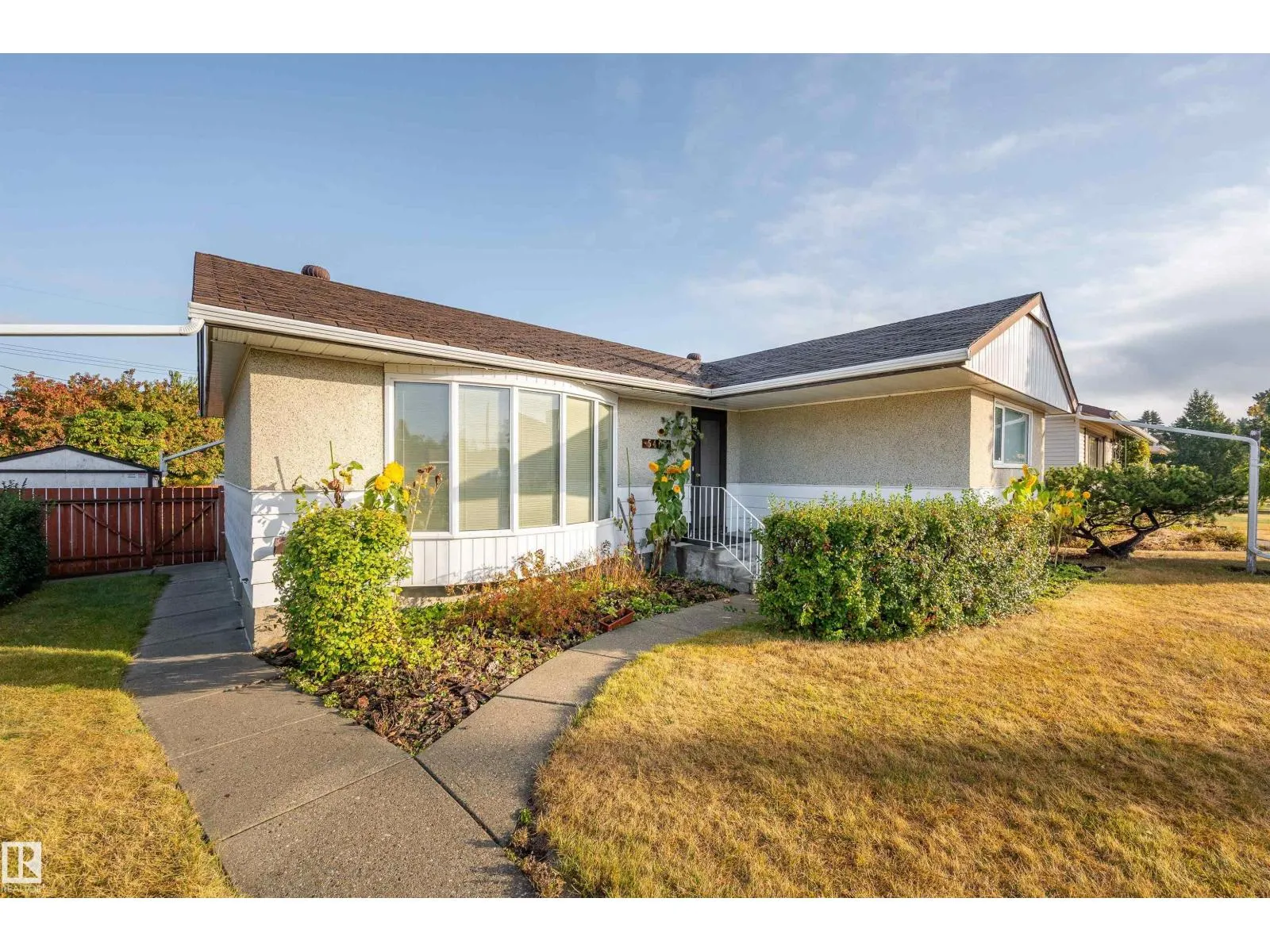 5416 105 AV NW