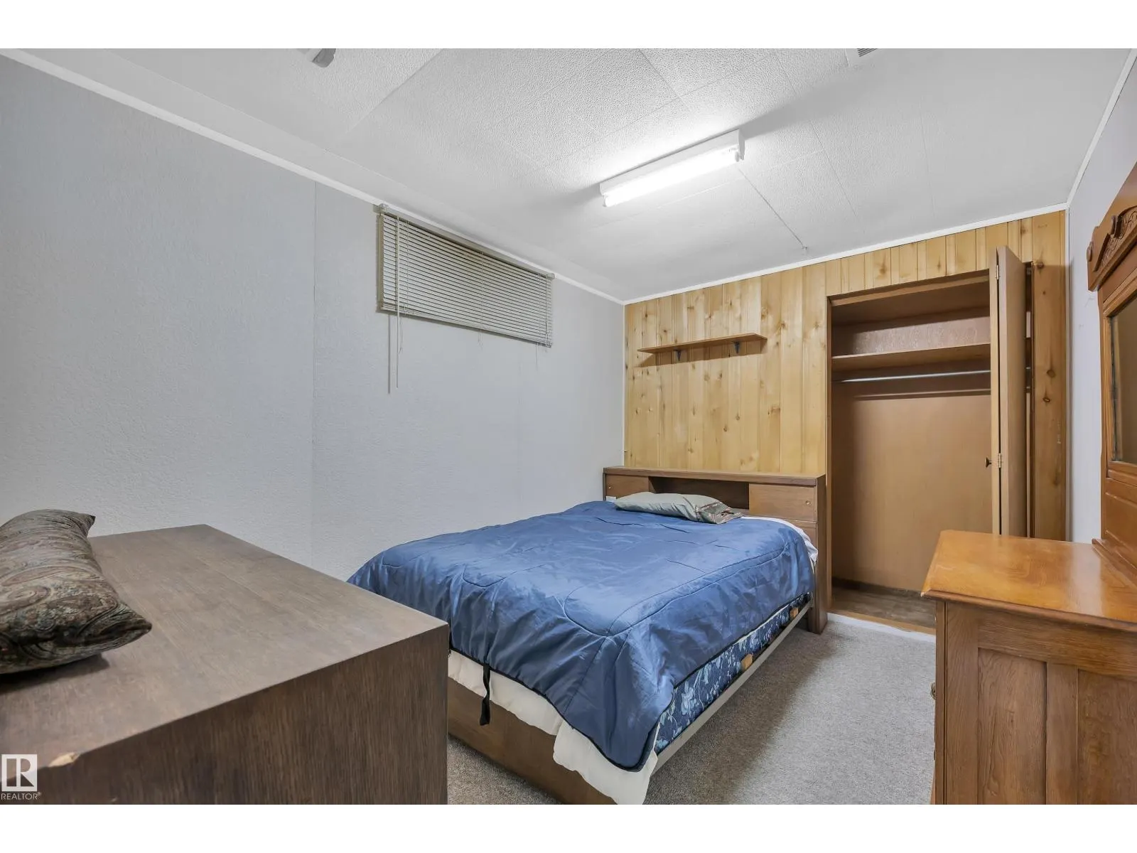 5416 105 AV NW