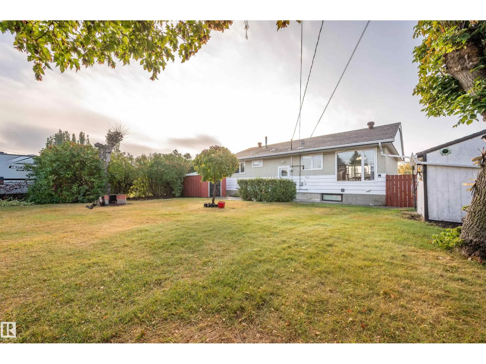 5416 105 AV NW