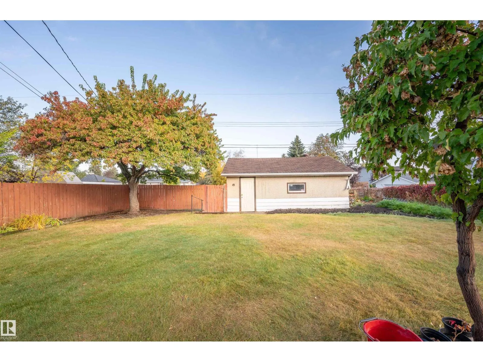 5416 105 AV NW