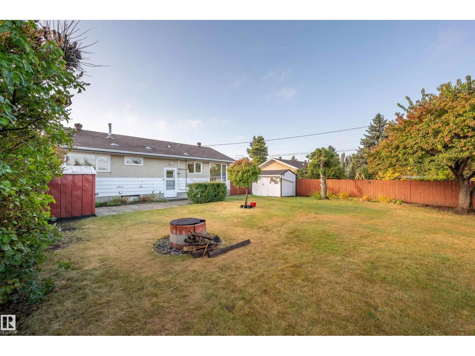 5416 105 AV NW