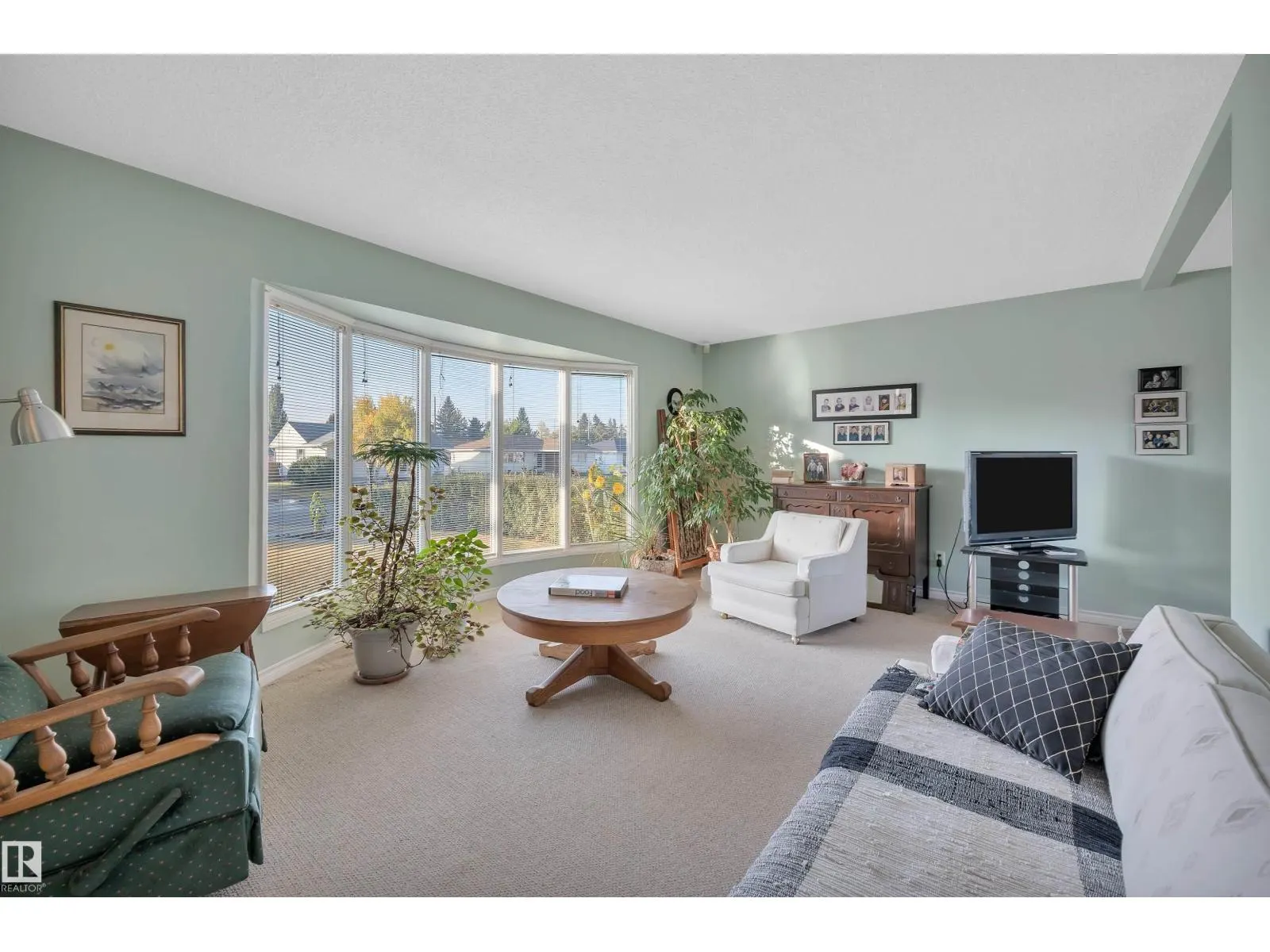 5416 105 AV NW