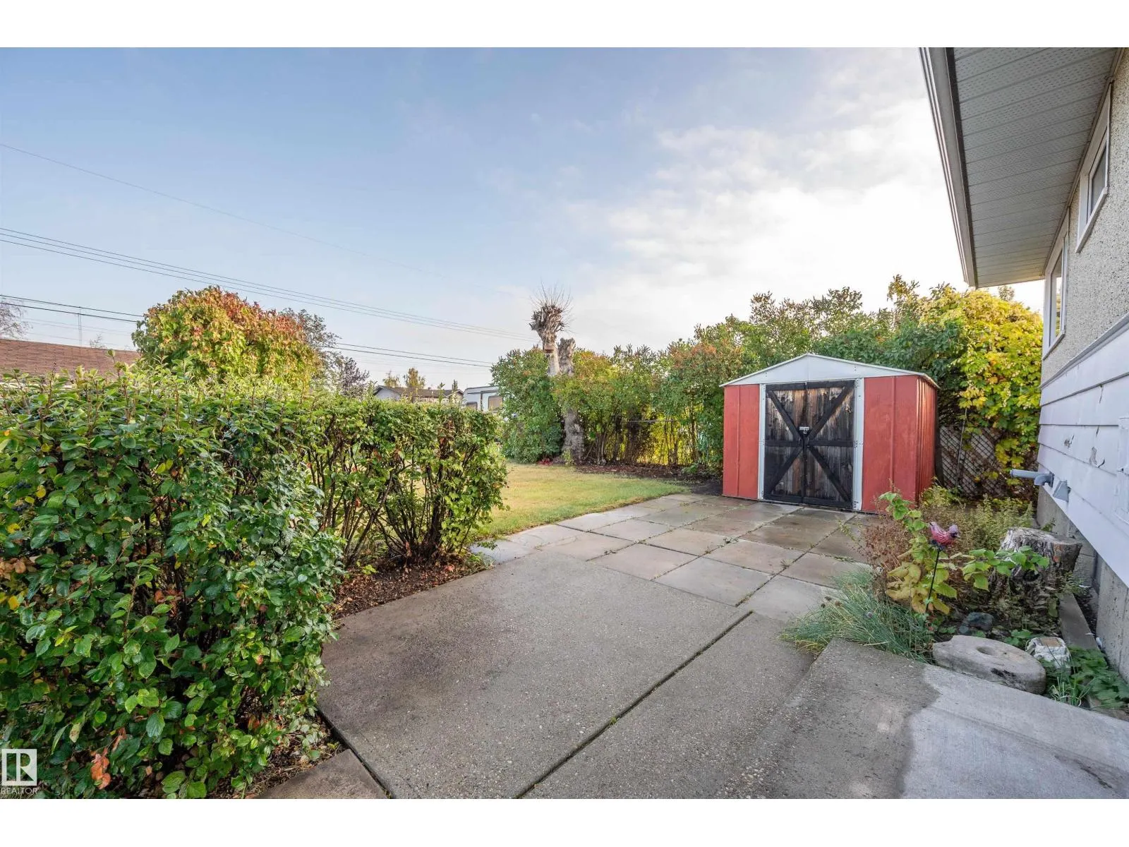 5416 105 AV NW