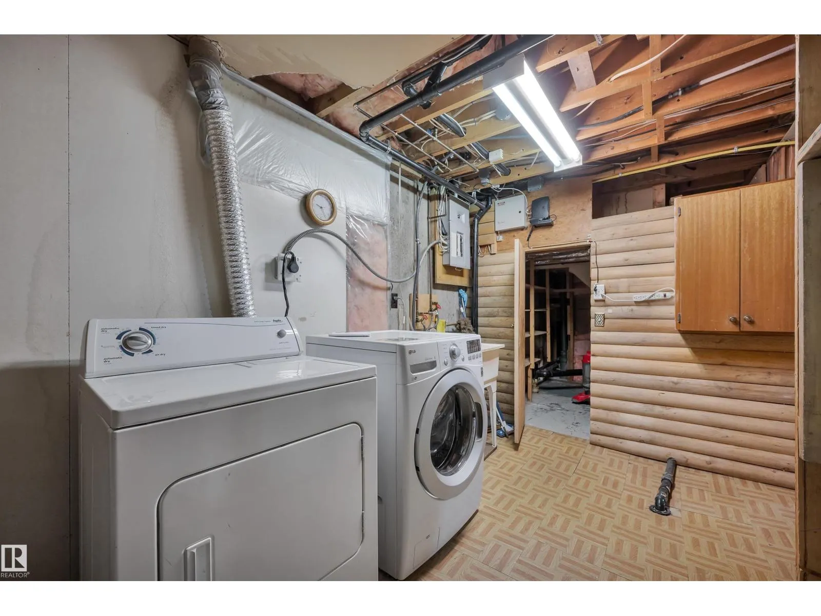 5416 105 AV NW
