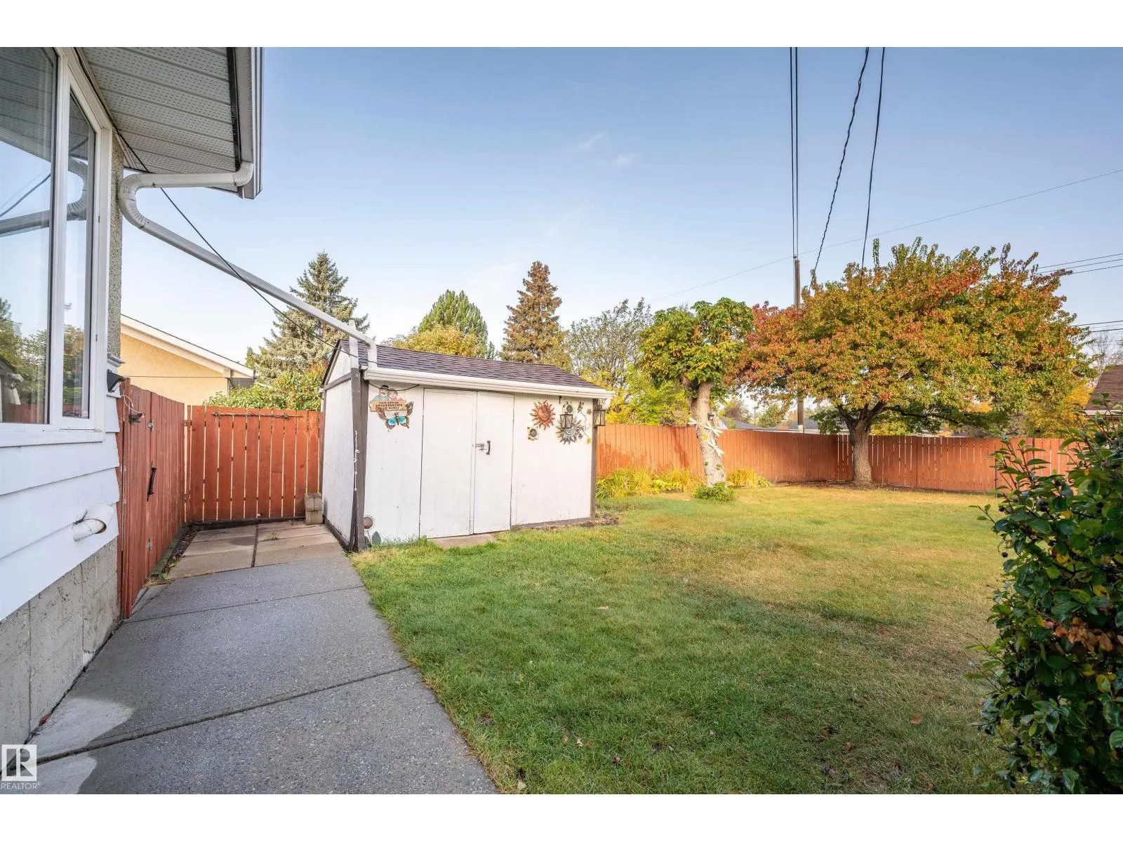 5416 105 AV NW