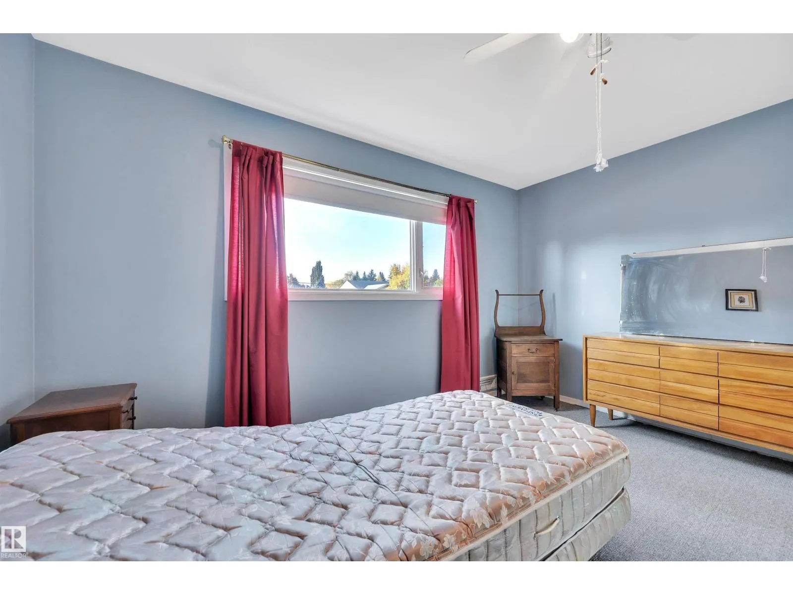 5416 105 AV NW