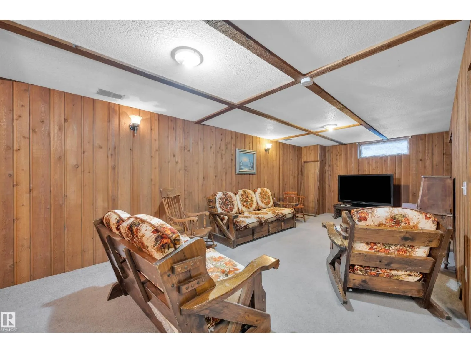 5416 105 AV NW