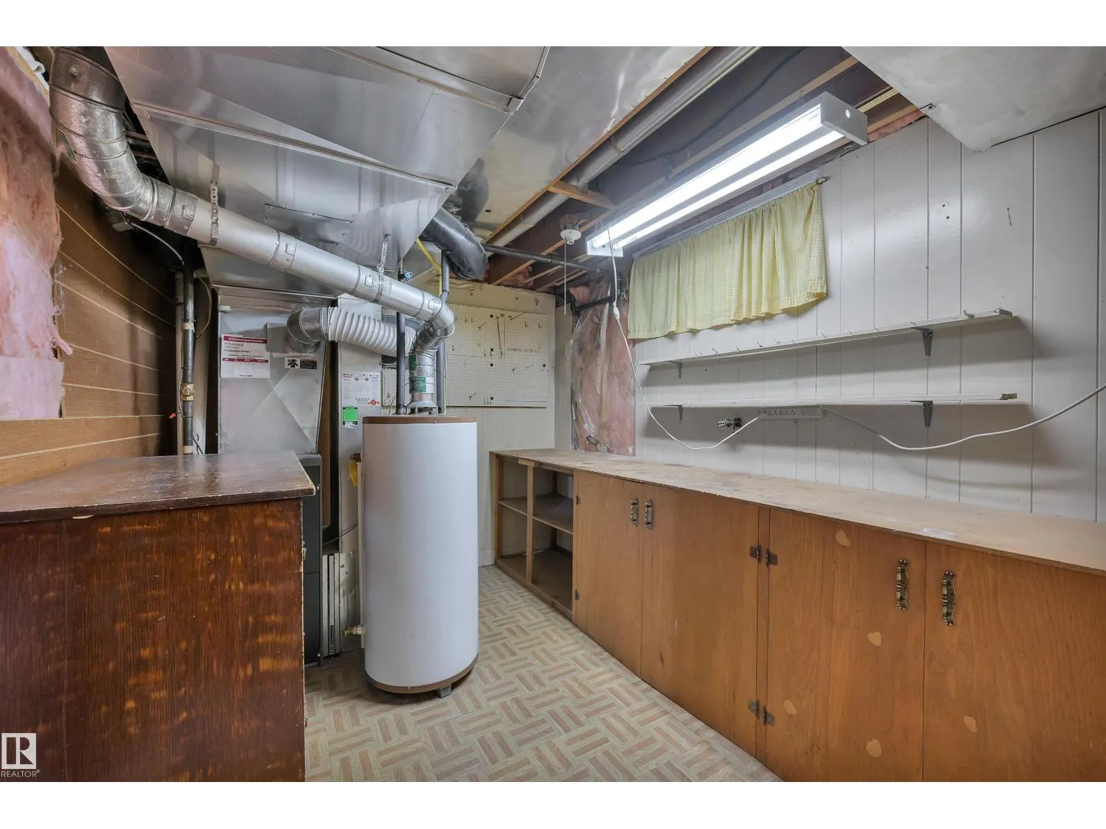 5416 105 AV NW
