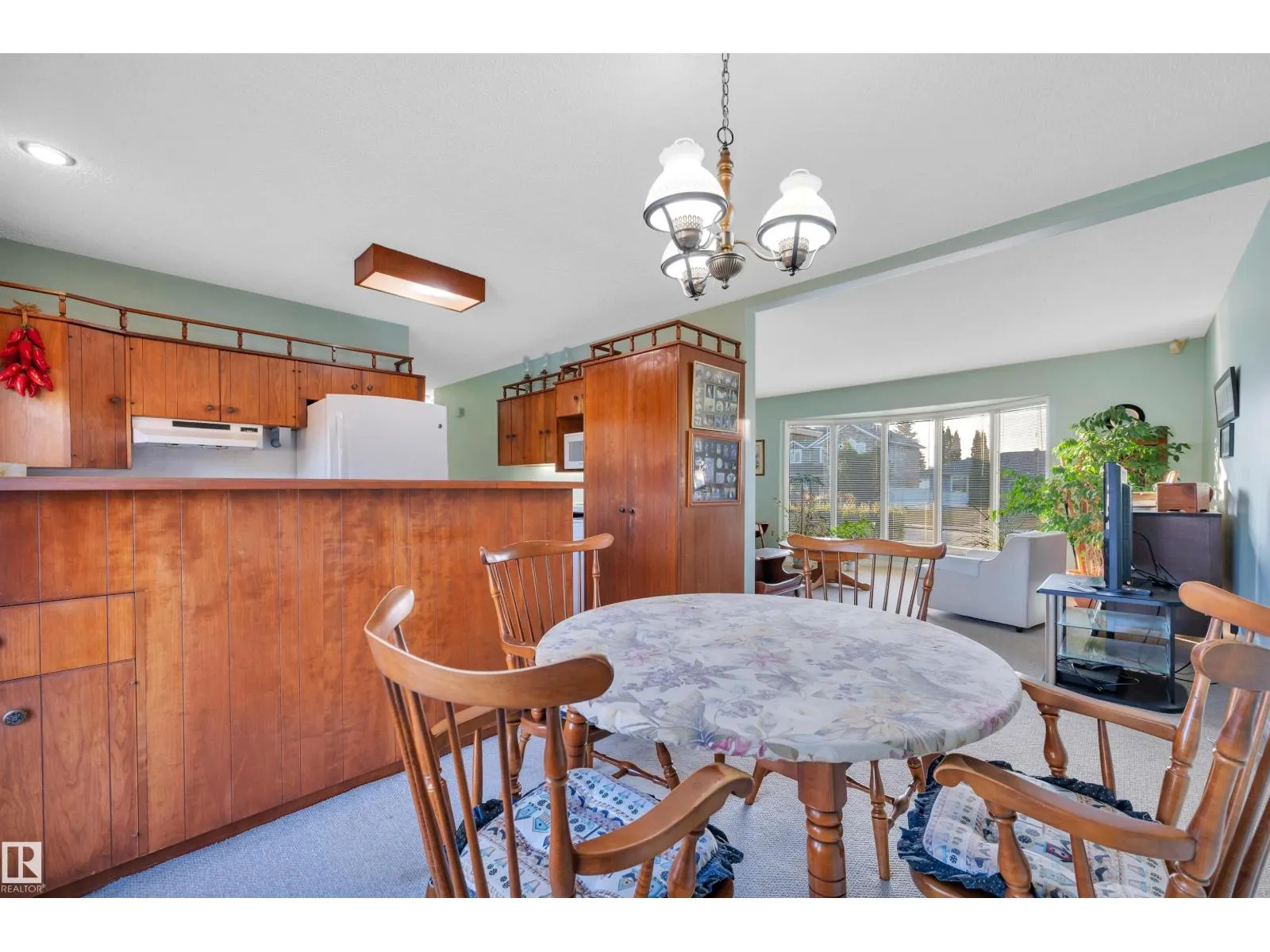 5416 105 AV NW