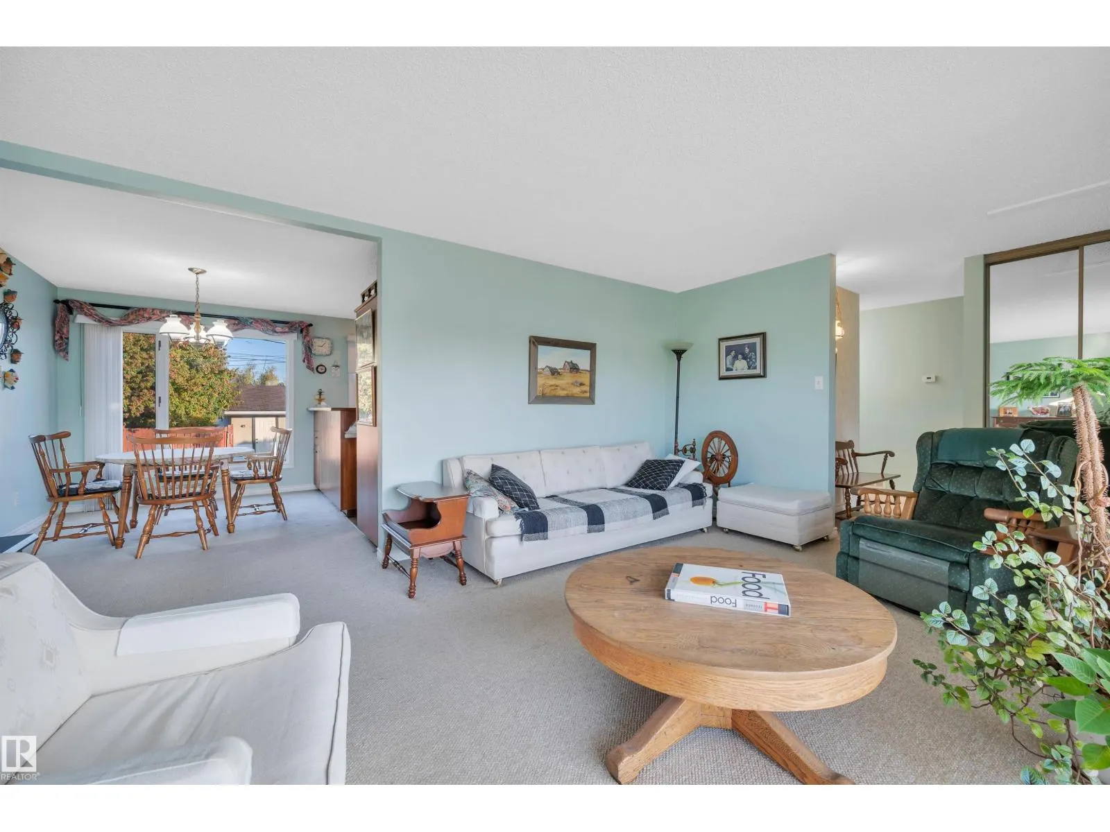 5416 105 AV NW