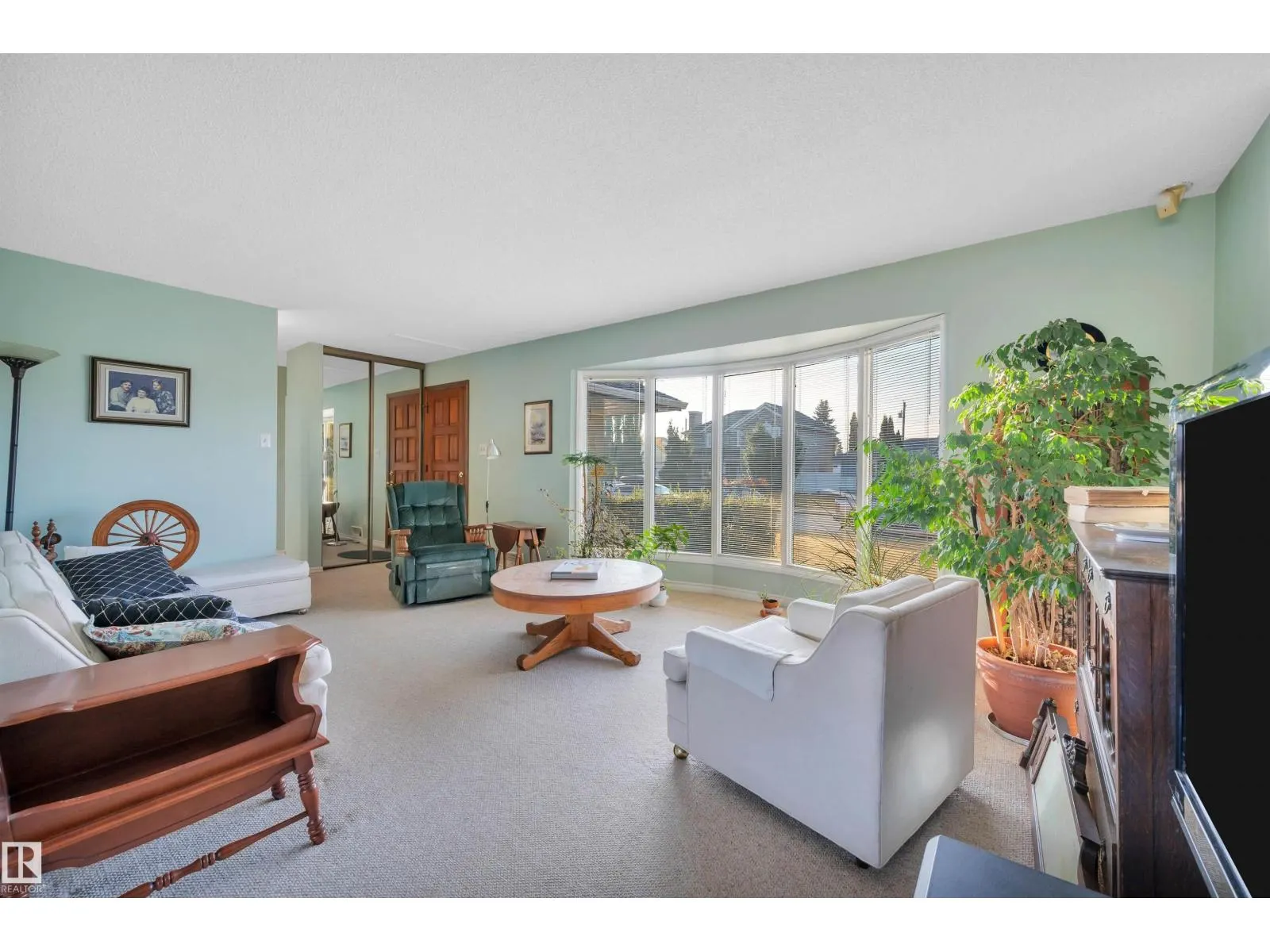 5416 105 AV NW