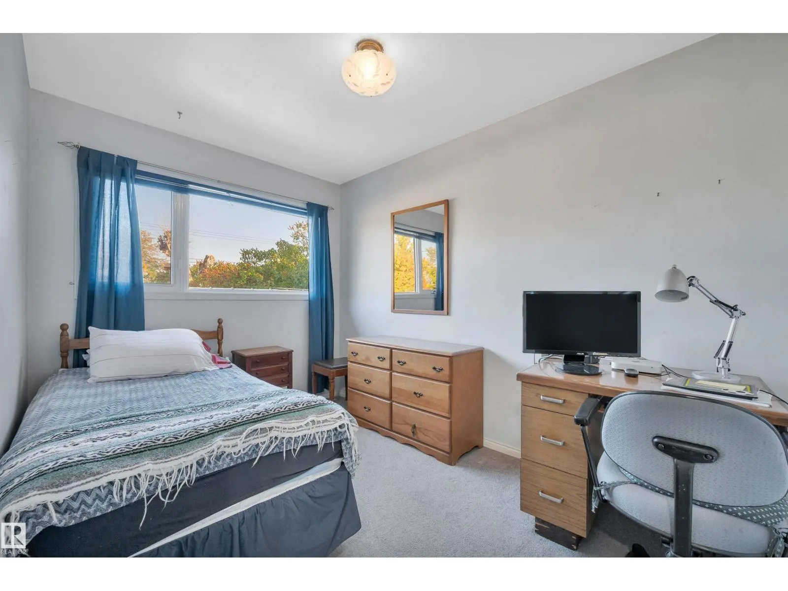 5416 105 AV NW