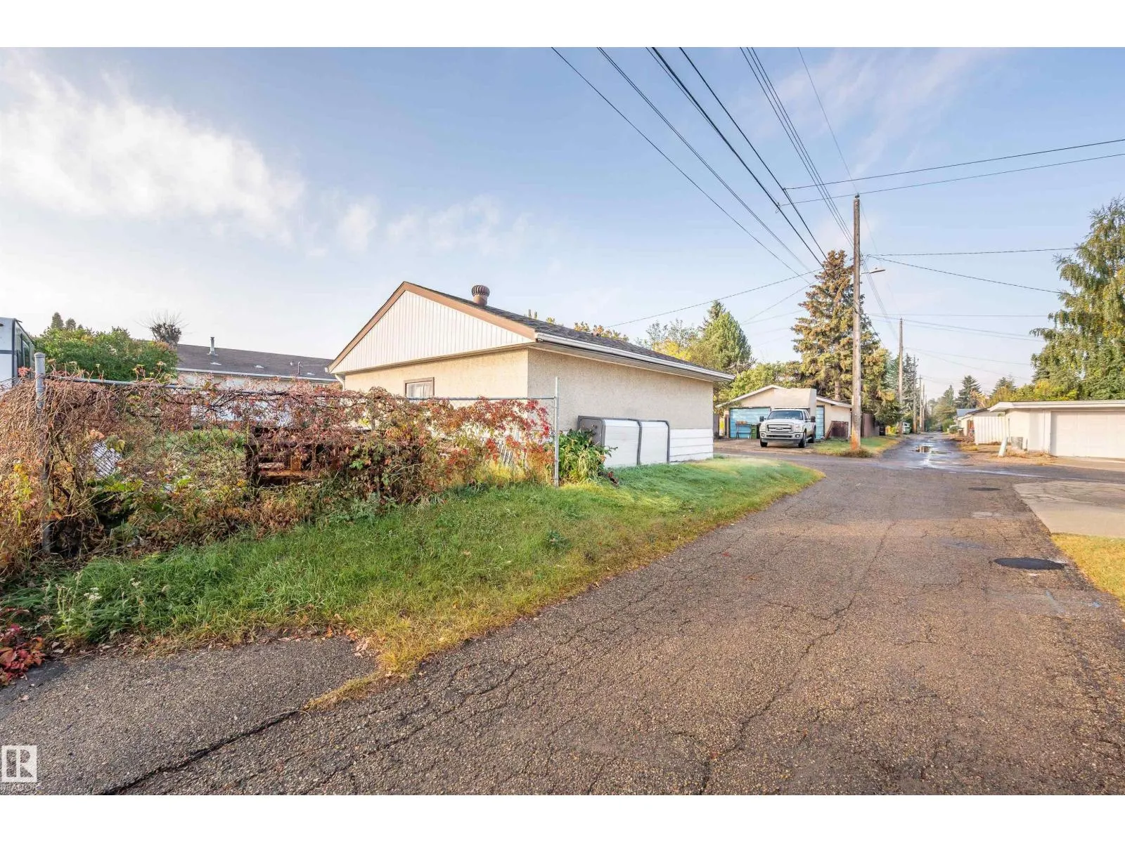 5416 105 AV NW