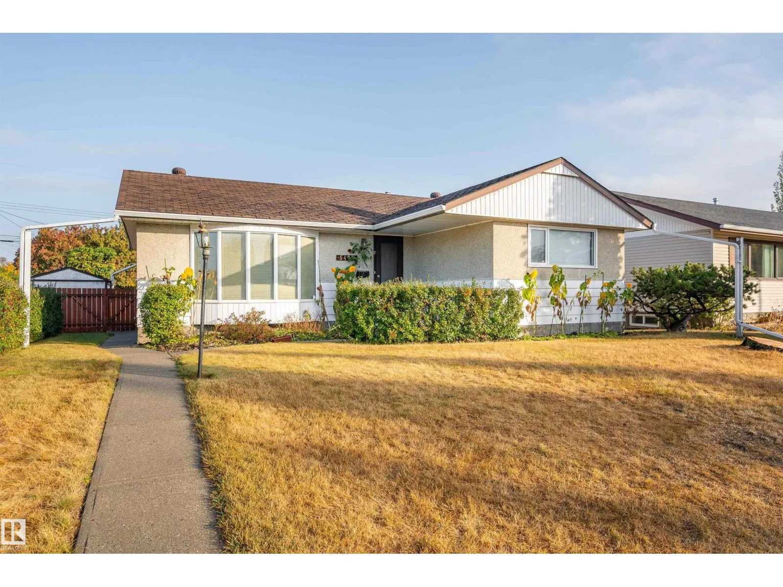 5416 105 AV NW
