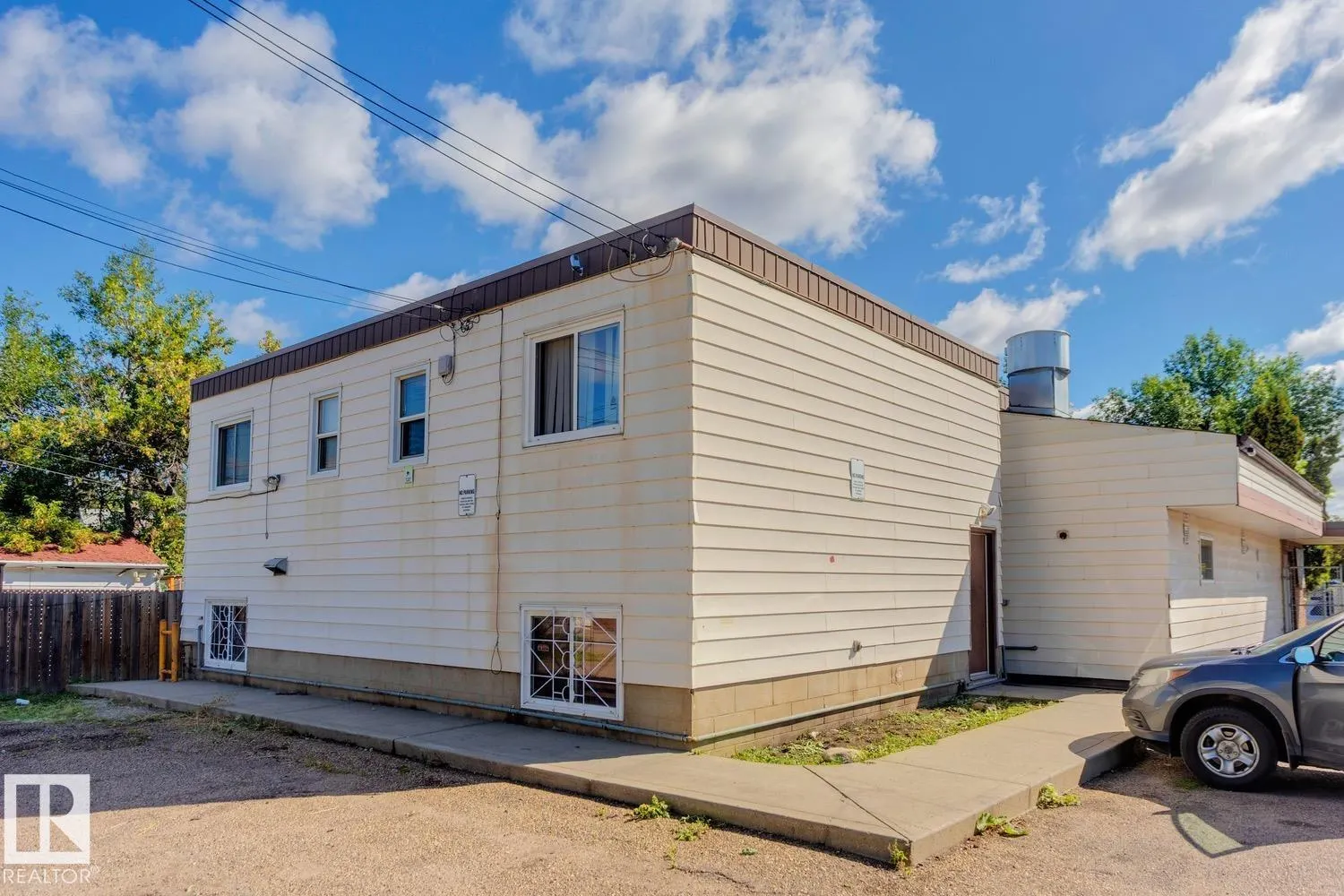 11112 95A ST NW