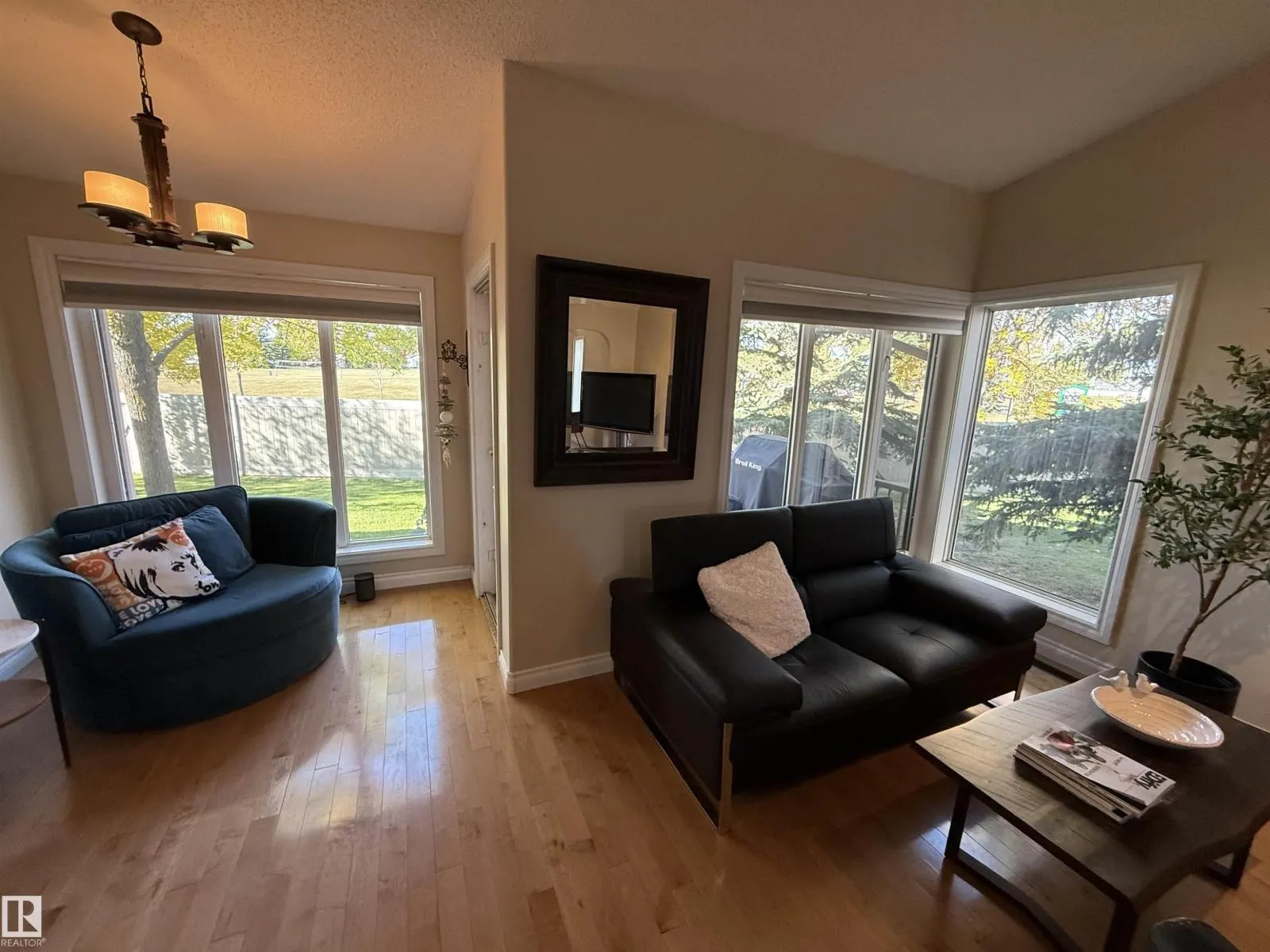 #3 925 PICARD DR NW