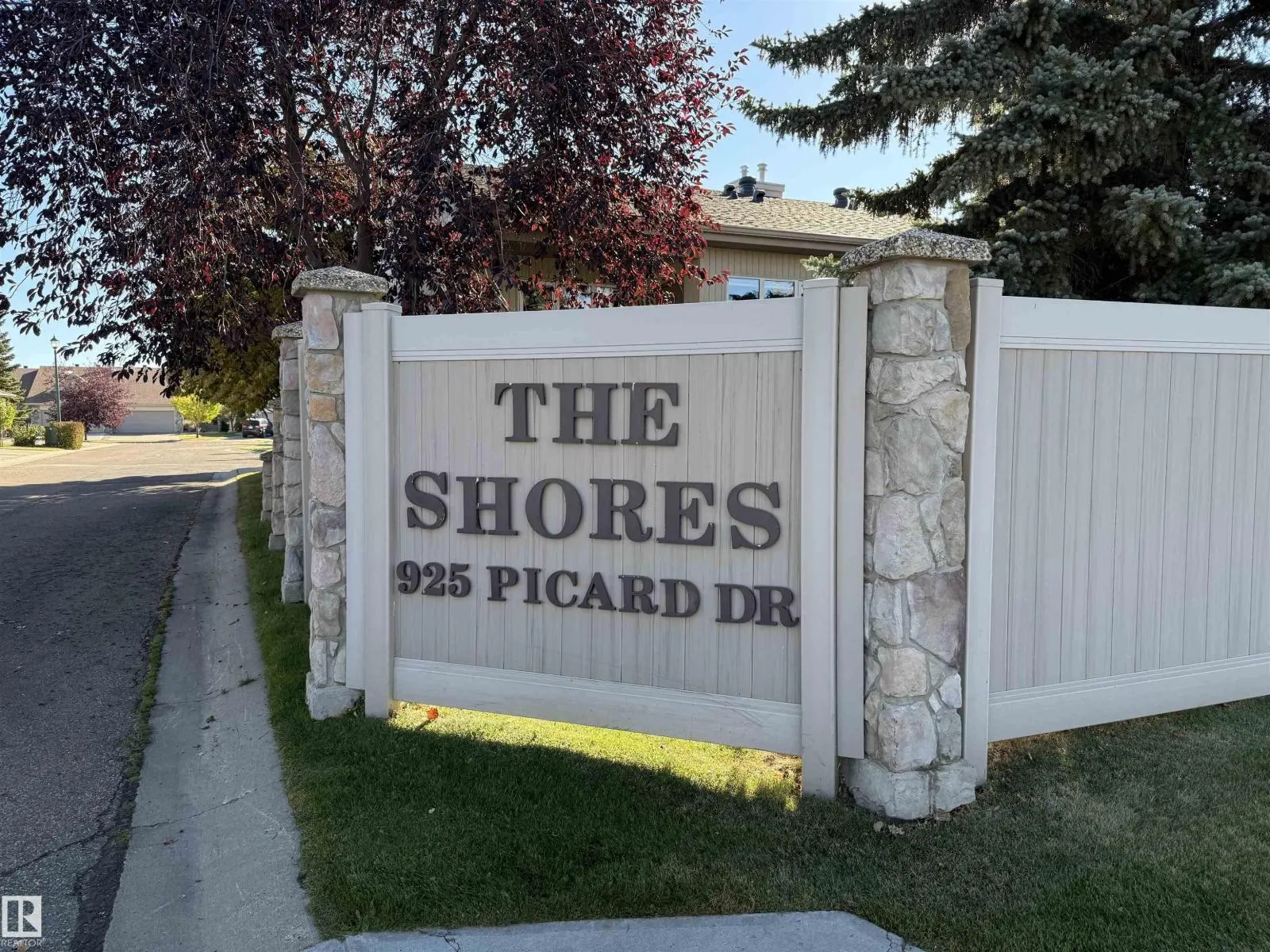 #3 925 PICARD DR NW