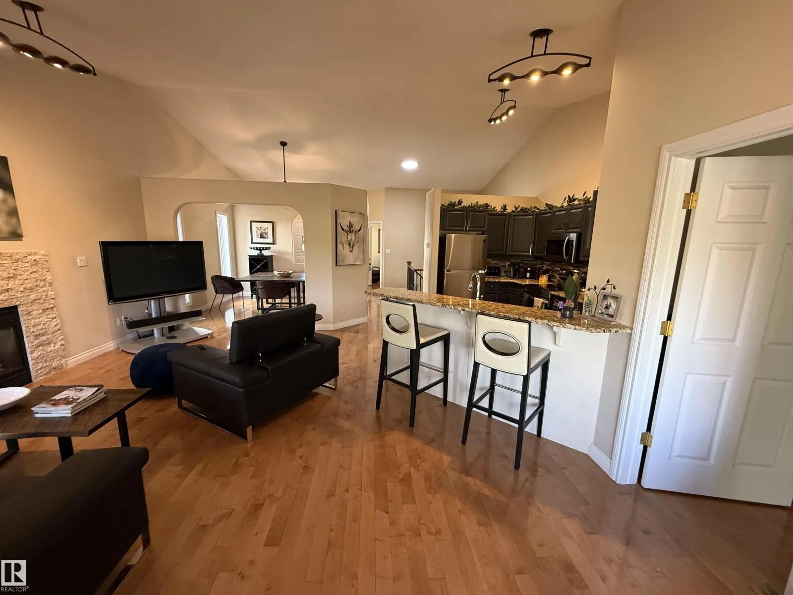 #3 925 PICARD DR NW