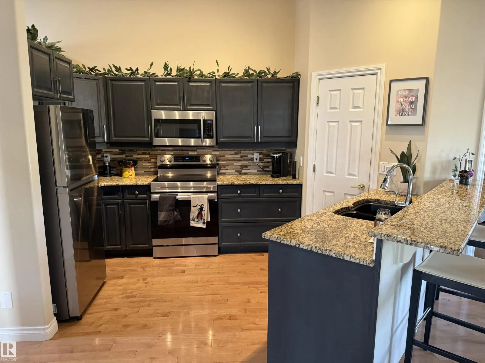 #3 925 PICARD DR NW